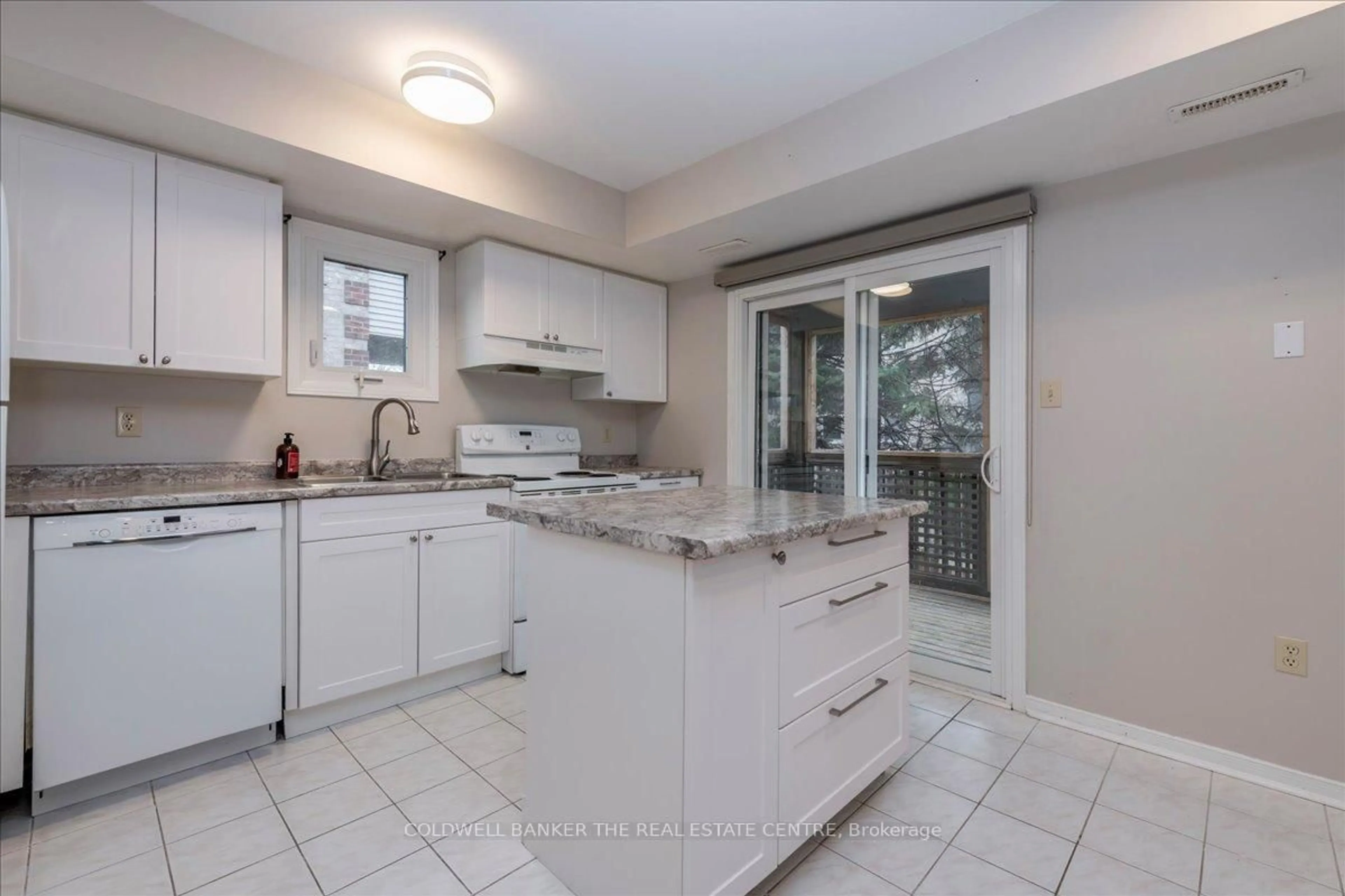 Open concept kitchen, ceramic/tile floor for 119 D'ambrosio Dr #9, Barrie Ontario L4N 7N7