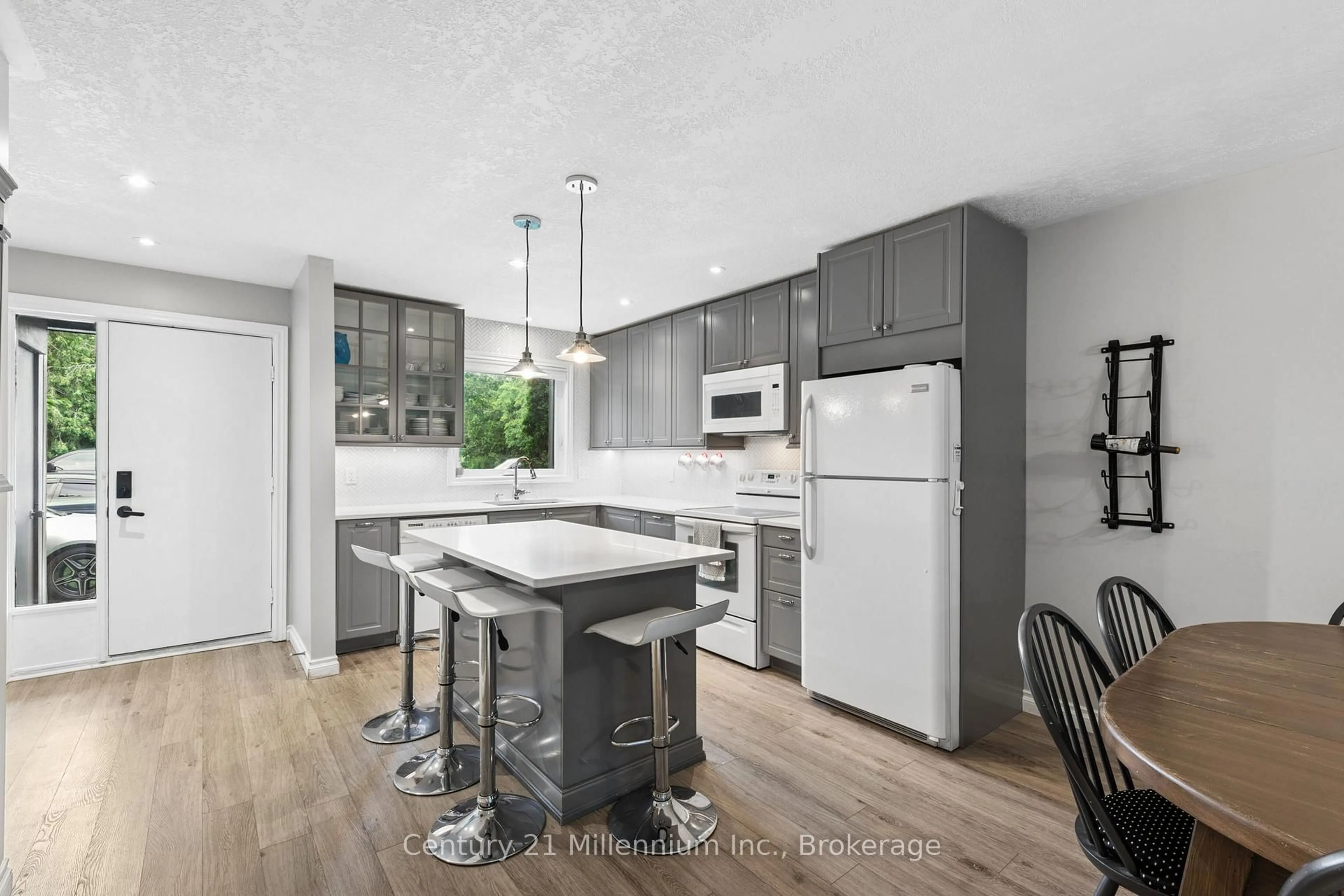 Open concept kitchen, unknown for 156 ESCARPMENT Cres, Collingwood Ontario L9Y 5B4