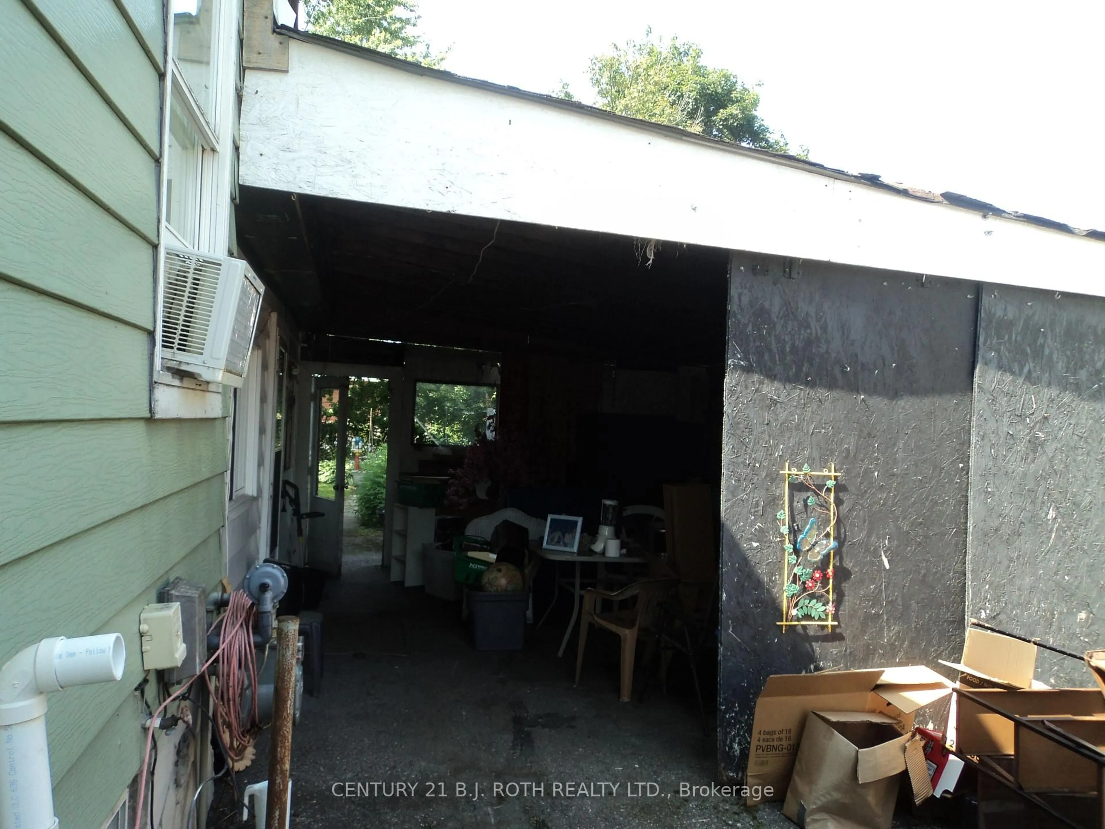 Shed for 137 Dufferin St, Orillia Ontario L3V 5T1