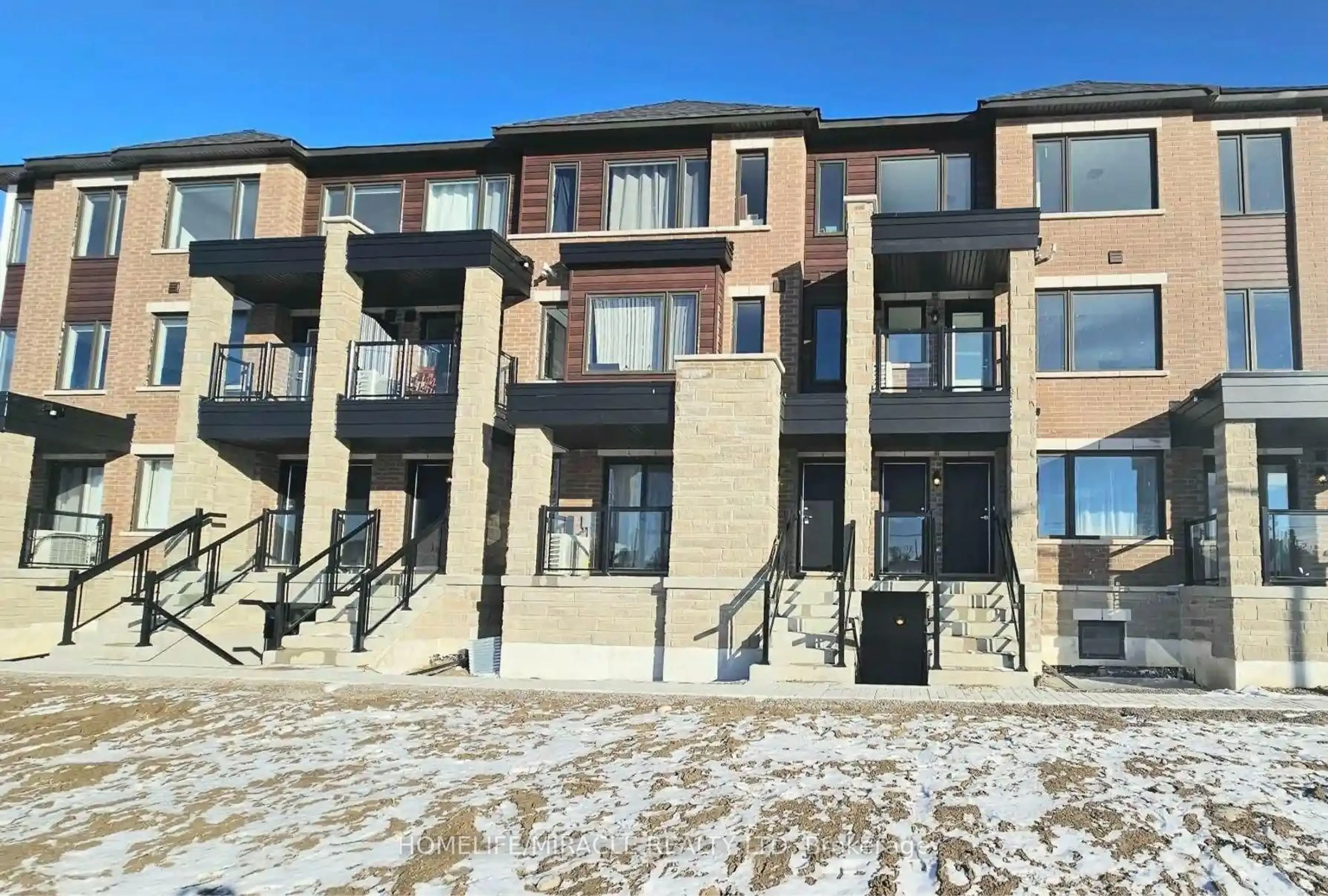 A pic from outside/outdoor area/front of a property/back of a property/a pic from drone, building for 14 Magnolia Lane, Barrie Ontario L9J 0N9