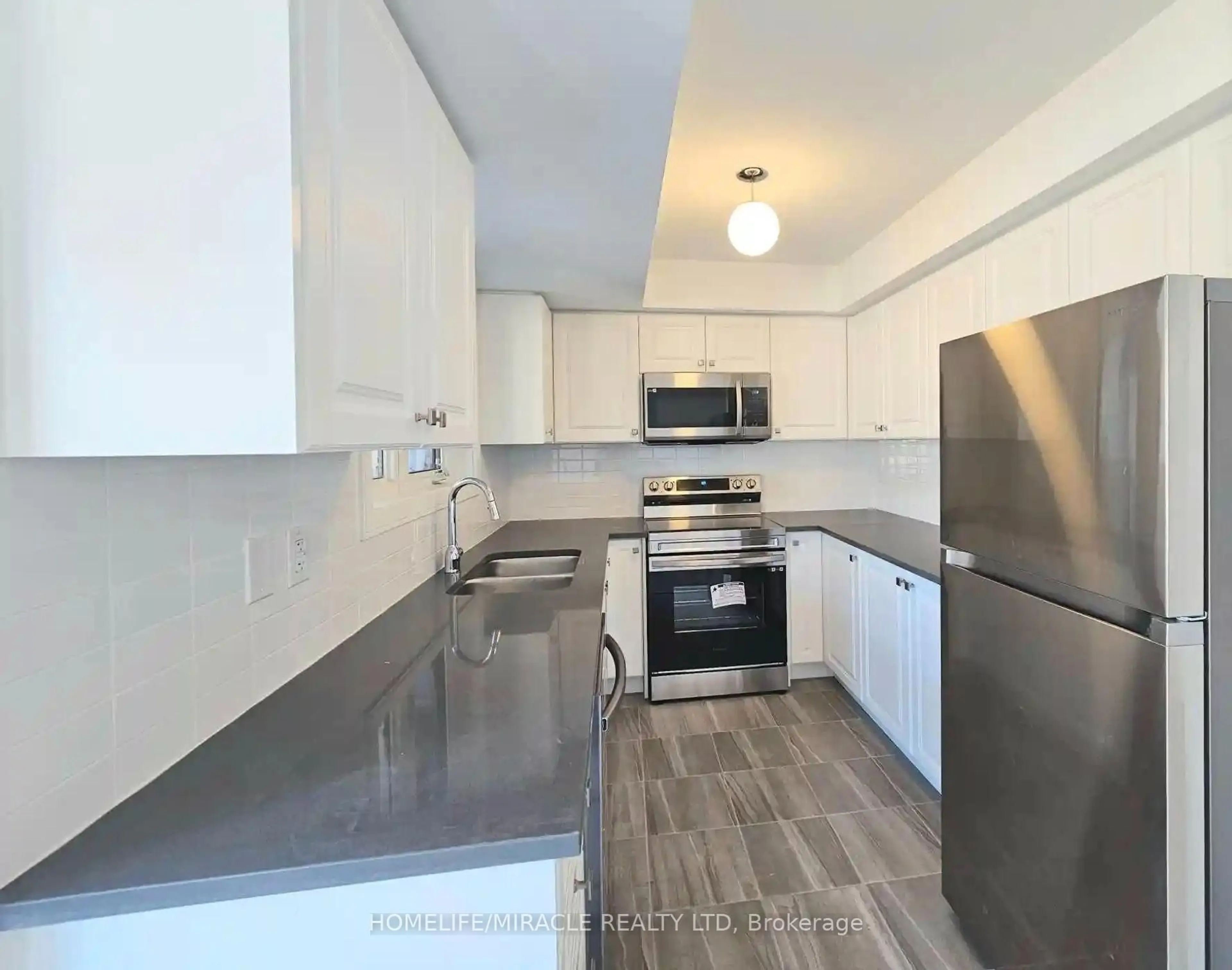 Standard kitchen, unknown for 14 Magnolia Lane, Barrie Ontario L9J 0N9