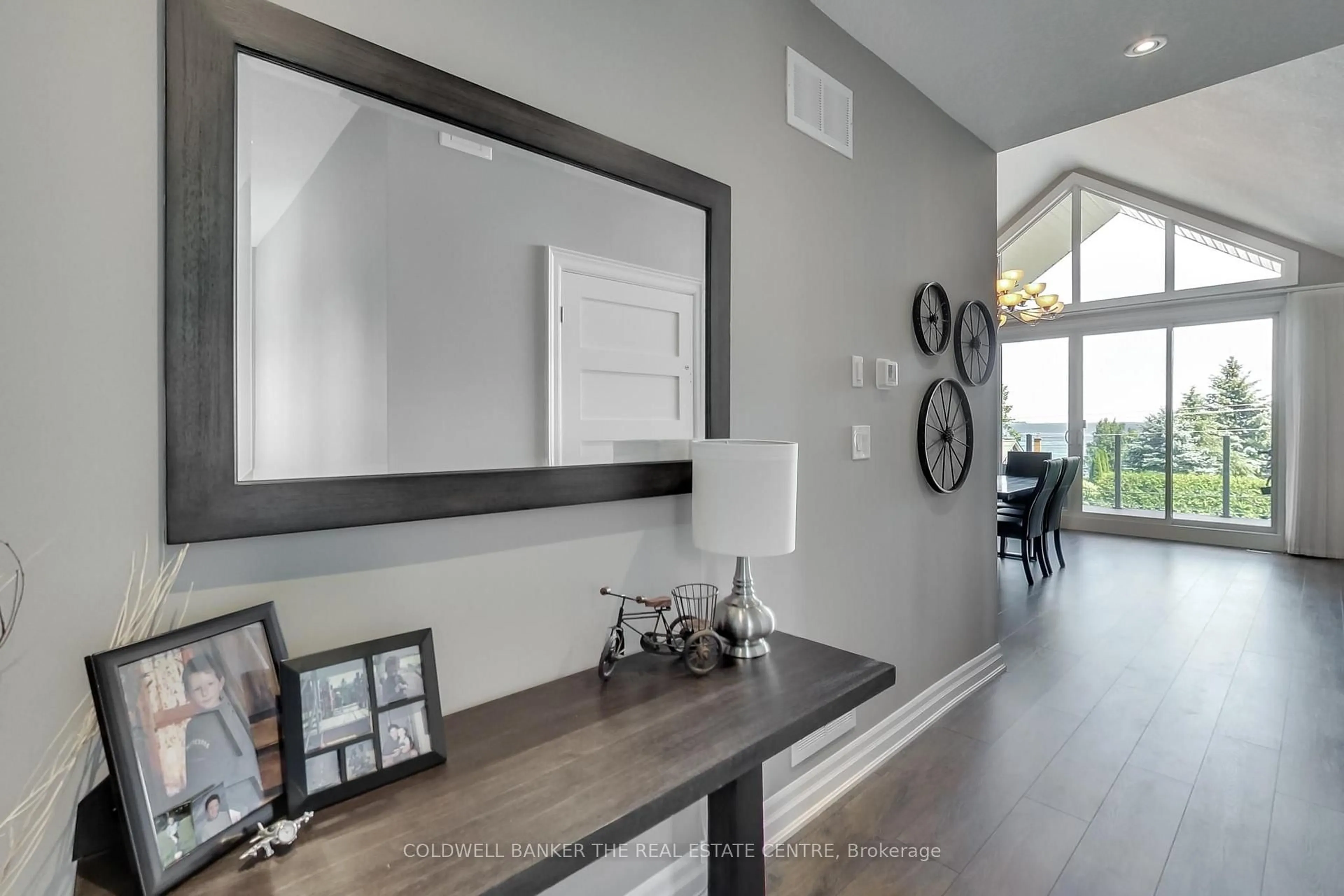 Indoor entryway for 224 Lakeshore Rd, Oro-Medonte Ontario L0L 2E0