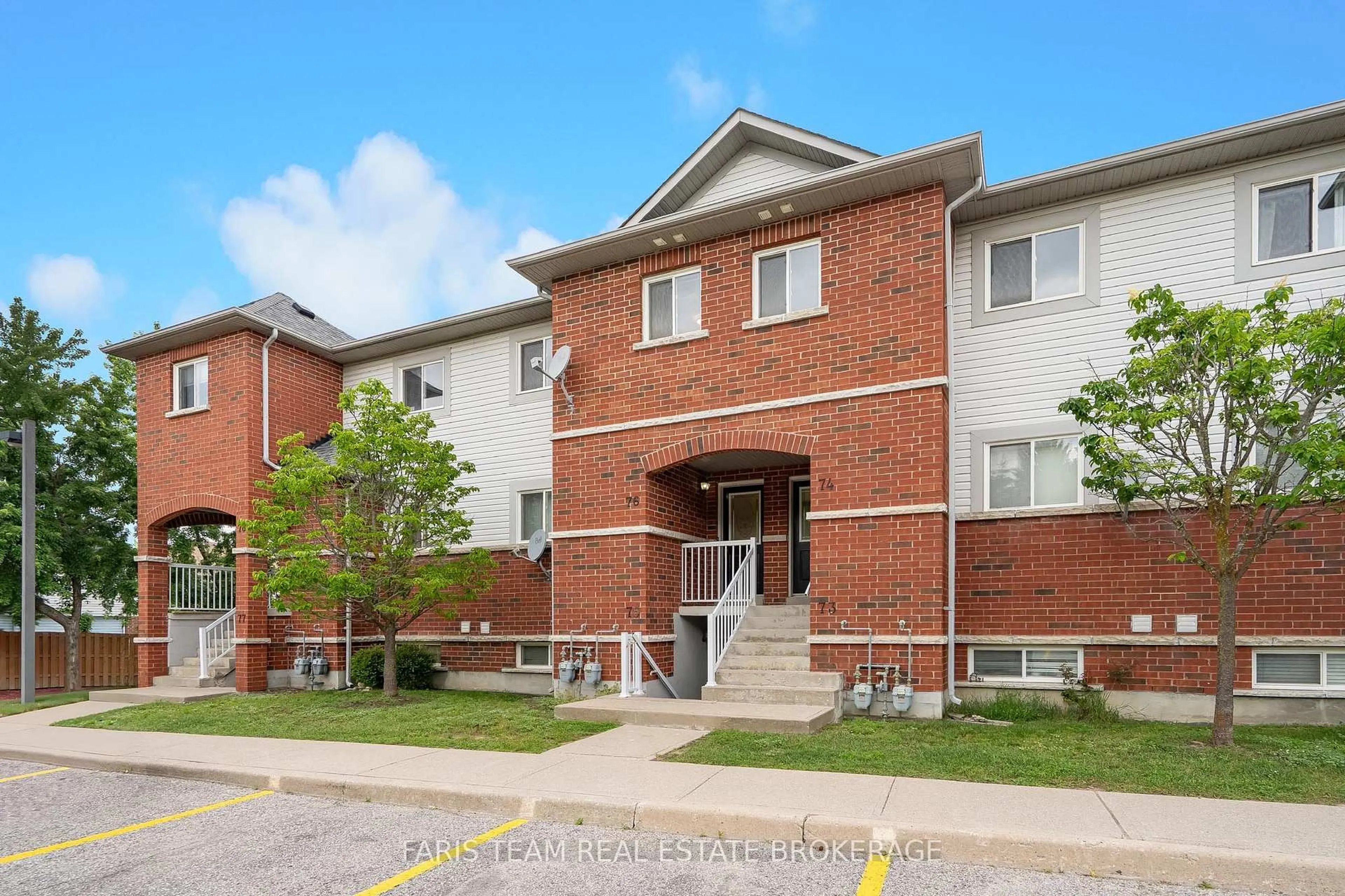 Home with brick exterior material, street for 243 Ferndale Dr #76, Barrie Ontario L4N 0T6