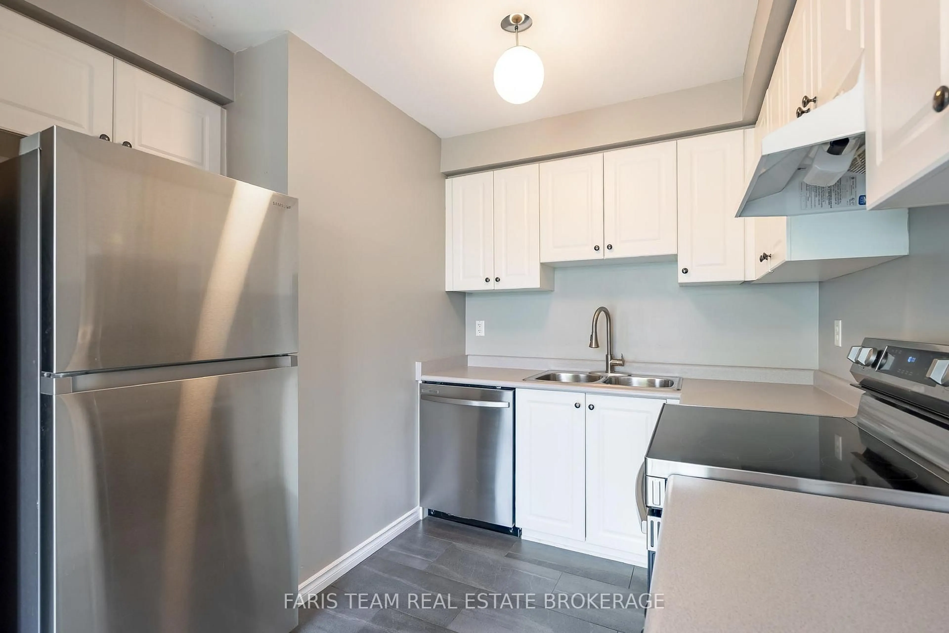 Standard kitchen, unknown for 243 Ferndale Dr #76, Barrie Ontario L4N 0T6