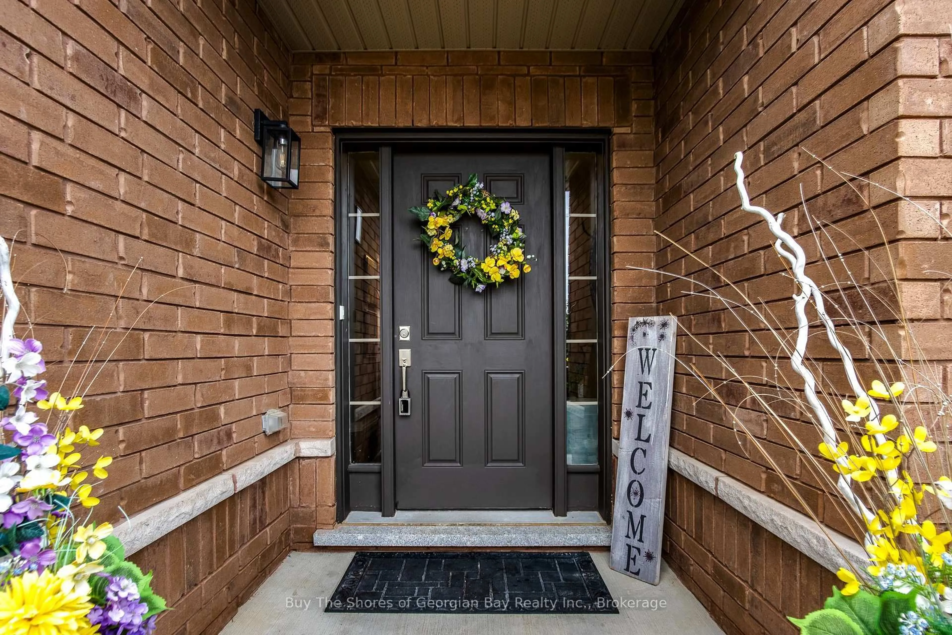 Indoor entryway for 33 Beausoleil Dr, Penetanguishene Ontario L9M 0V8