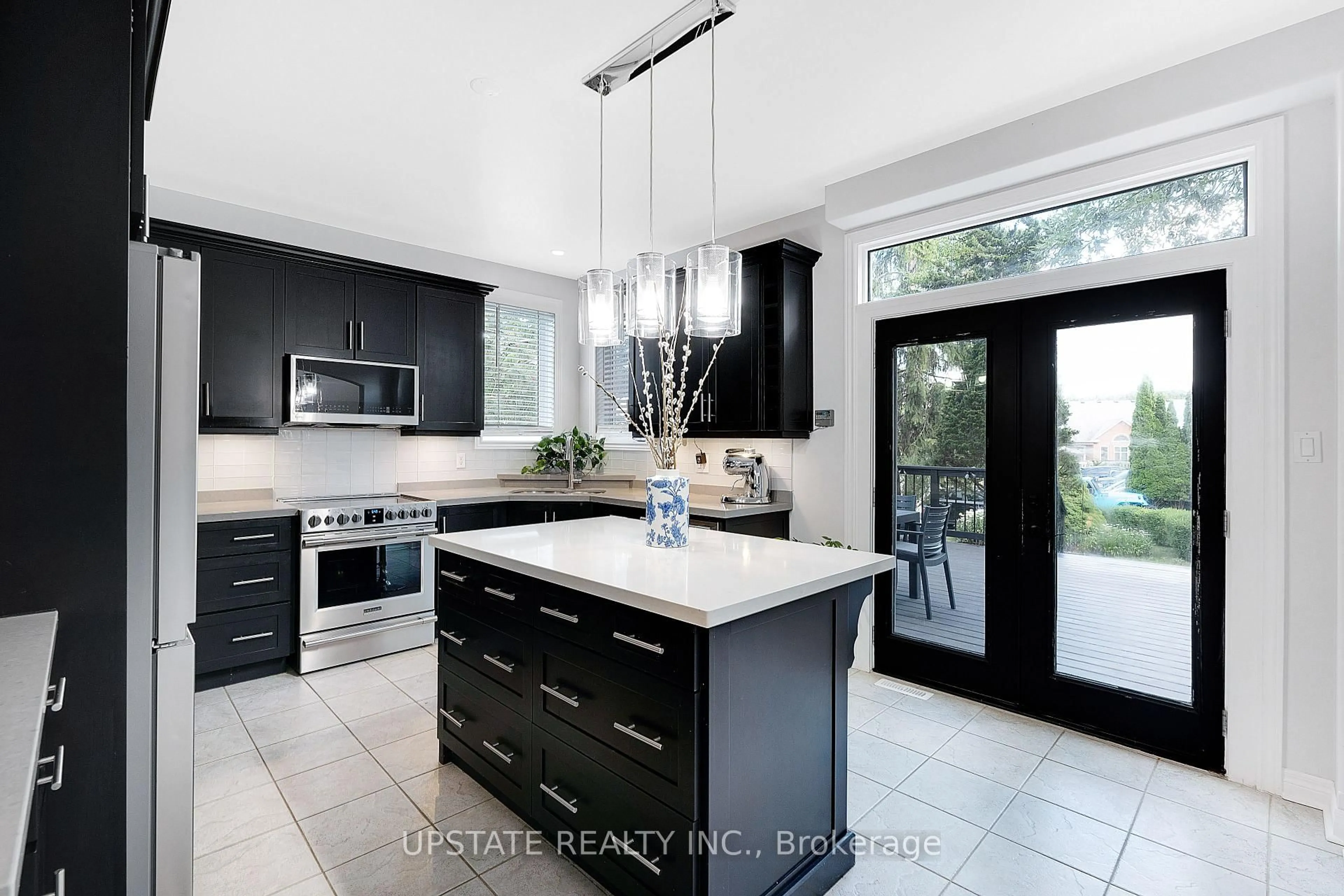Contemporary kitchen, ceramic/tile floor for 11 Kensington Tr, Barrie Ontario L4N 0K5