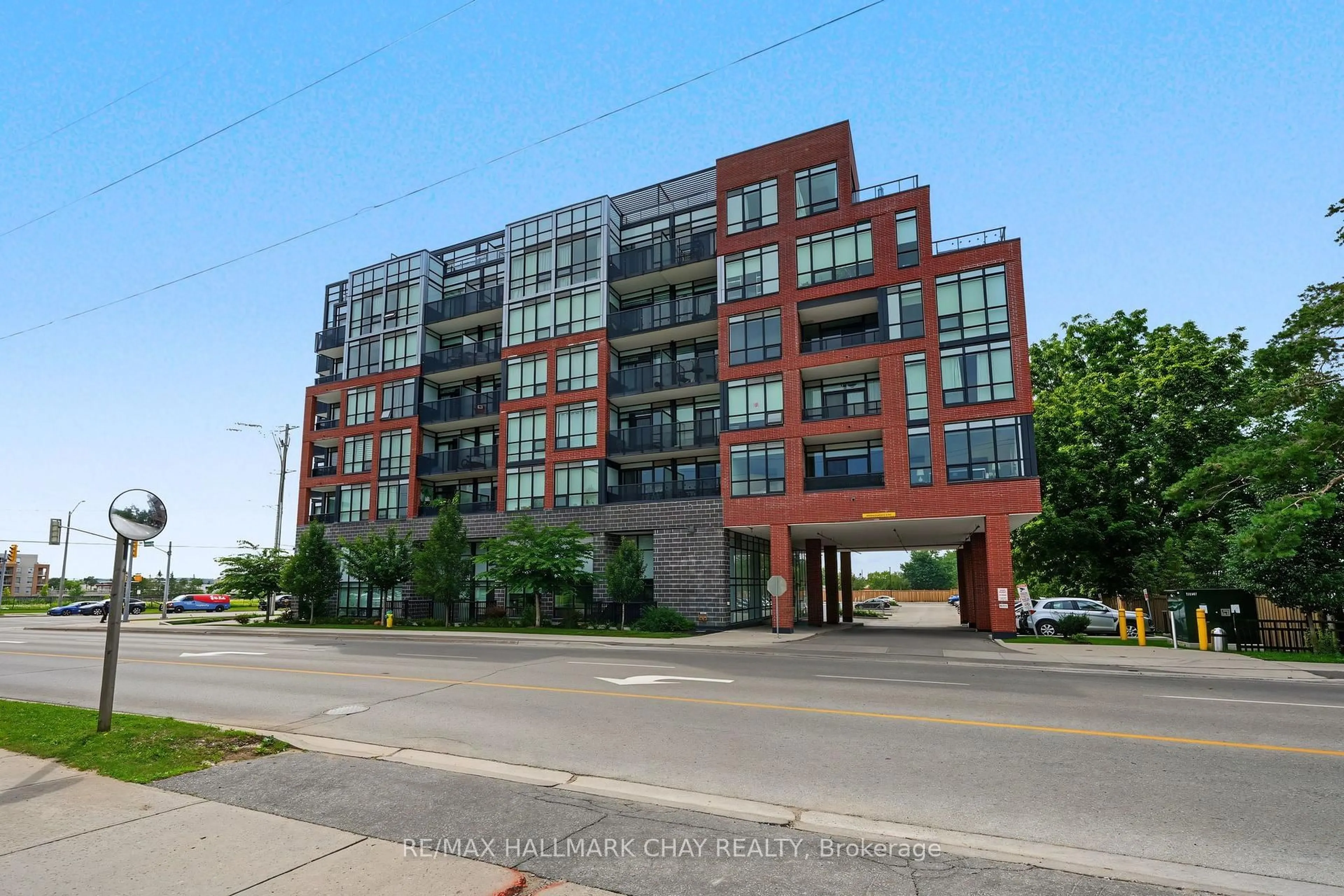 Unknown for 681 Yonge St #418, Barrie Ontario L4N 4E8