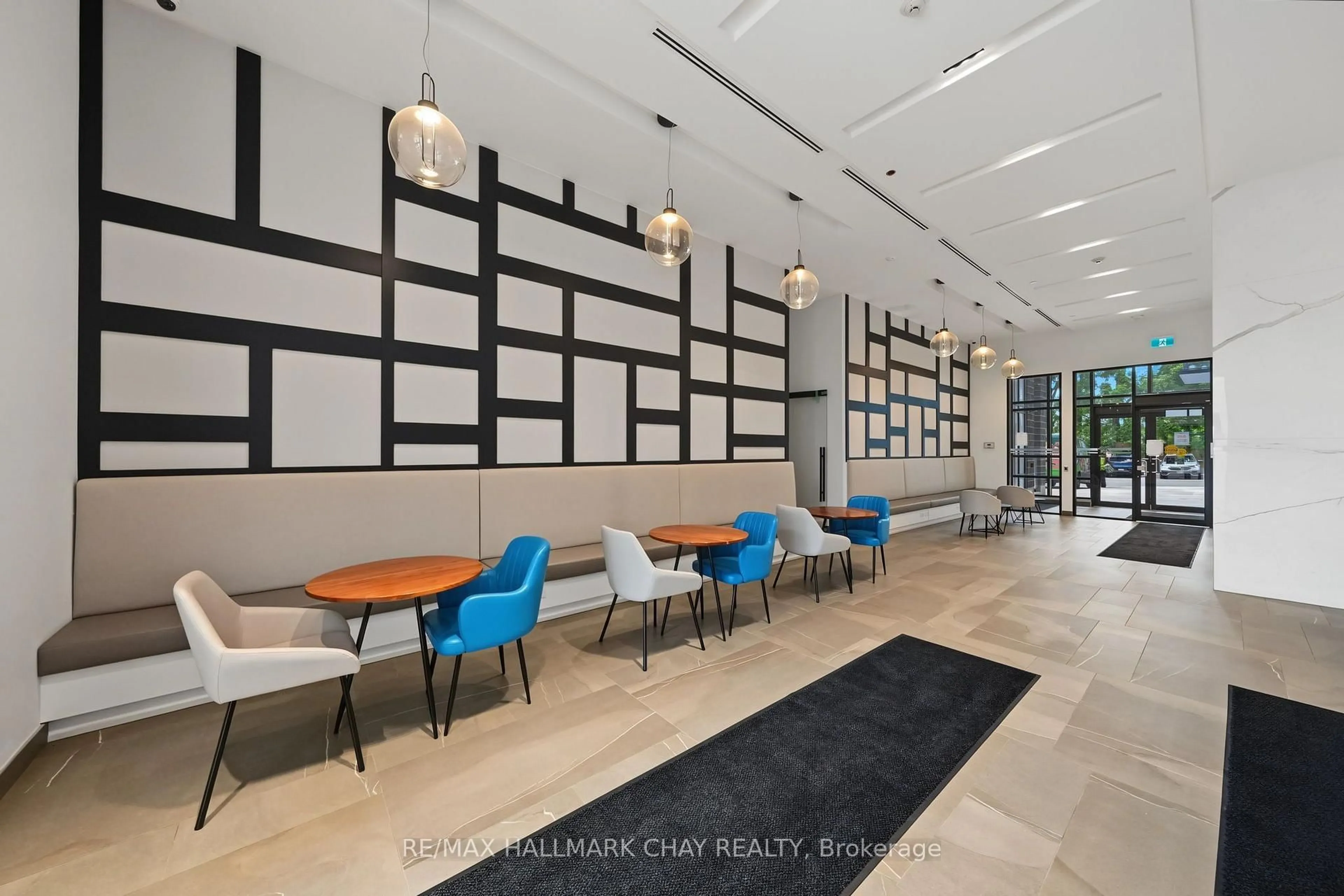 Lobby for 681 Yonge St #418, Barrie Ontario L4N 4E8