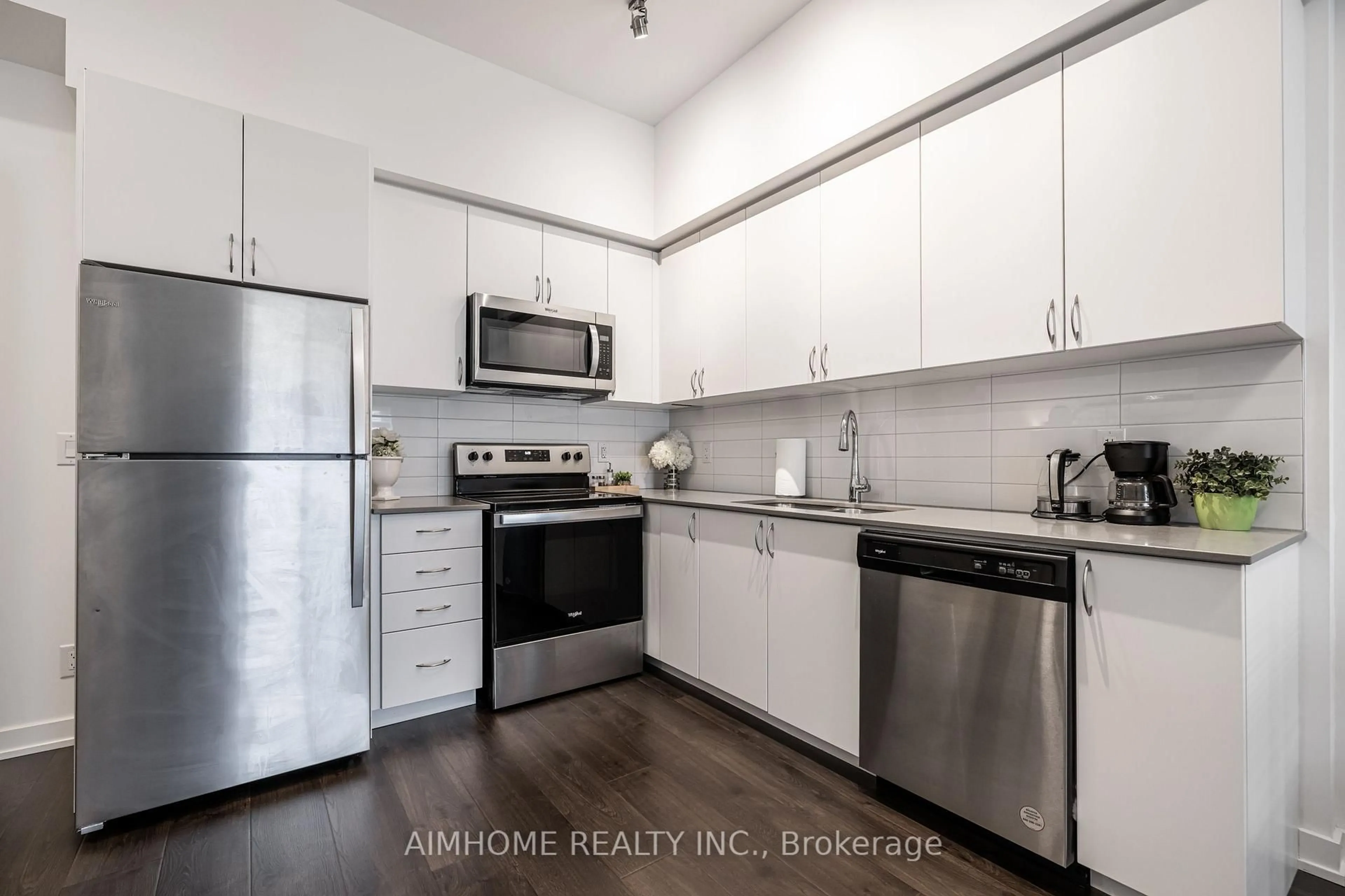 Standard kitchen, unknown for 56 Lakeside Terr #1203, Barrie Ontario L4M 0L4