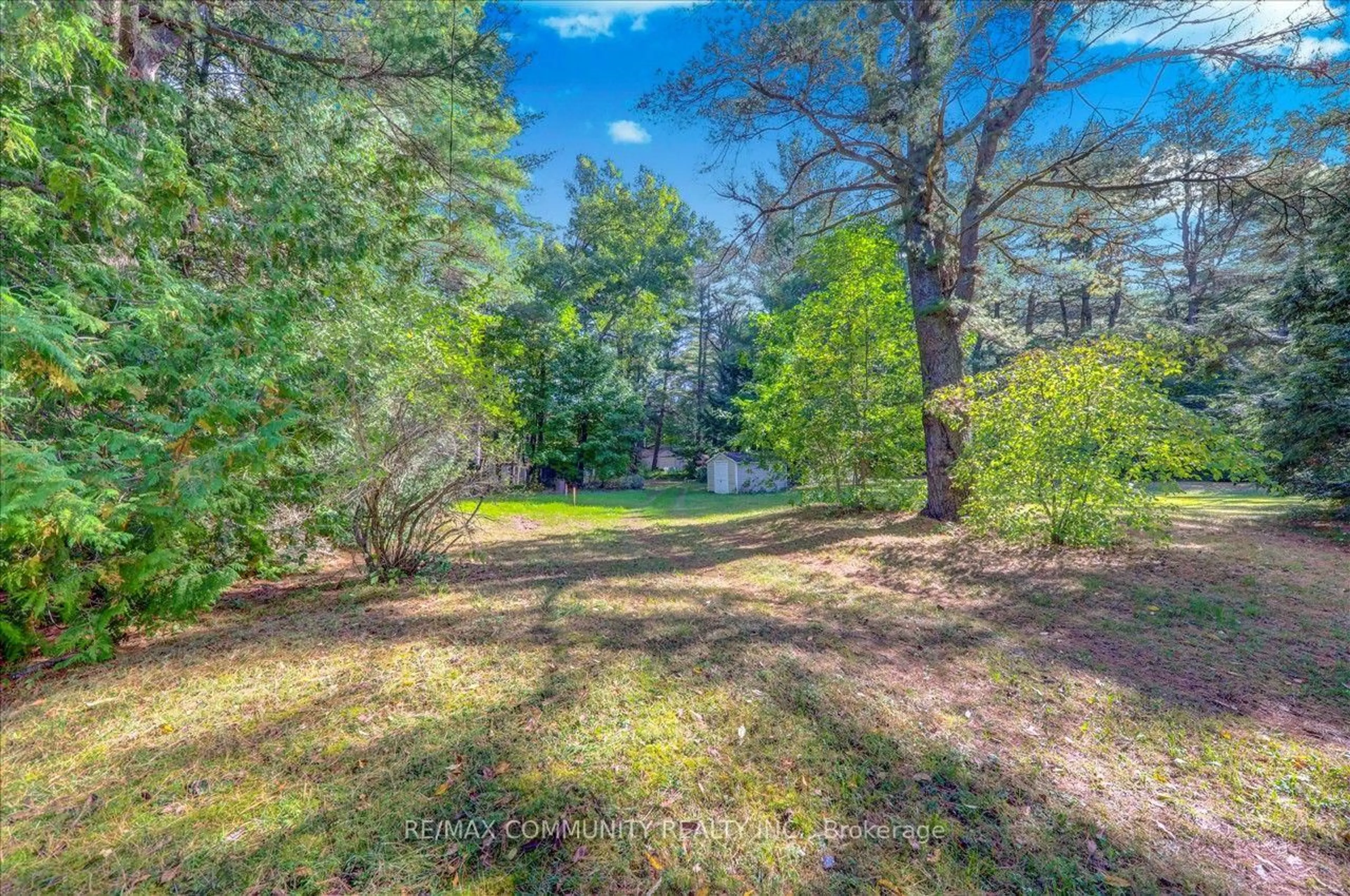 A pic from outside/outdoor area/front of a property/back of a property/a pic from drone, forest/trees view for 4294 Canal Rd, Severn Ontario L0K 2B0