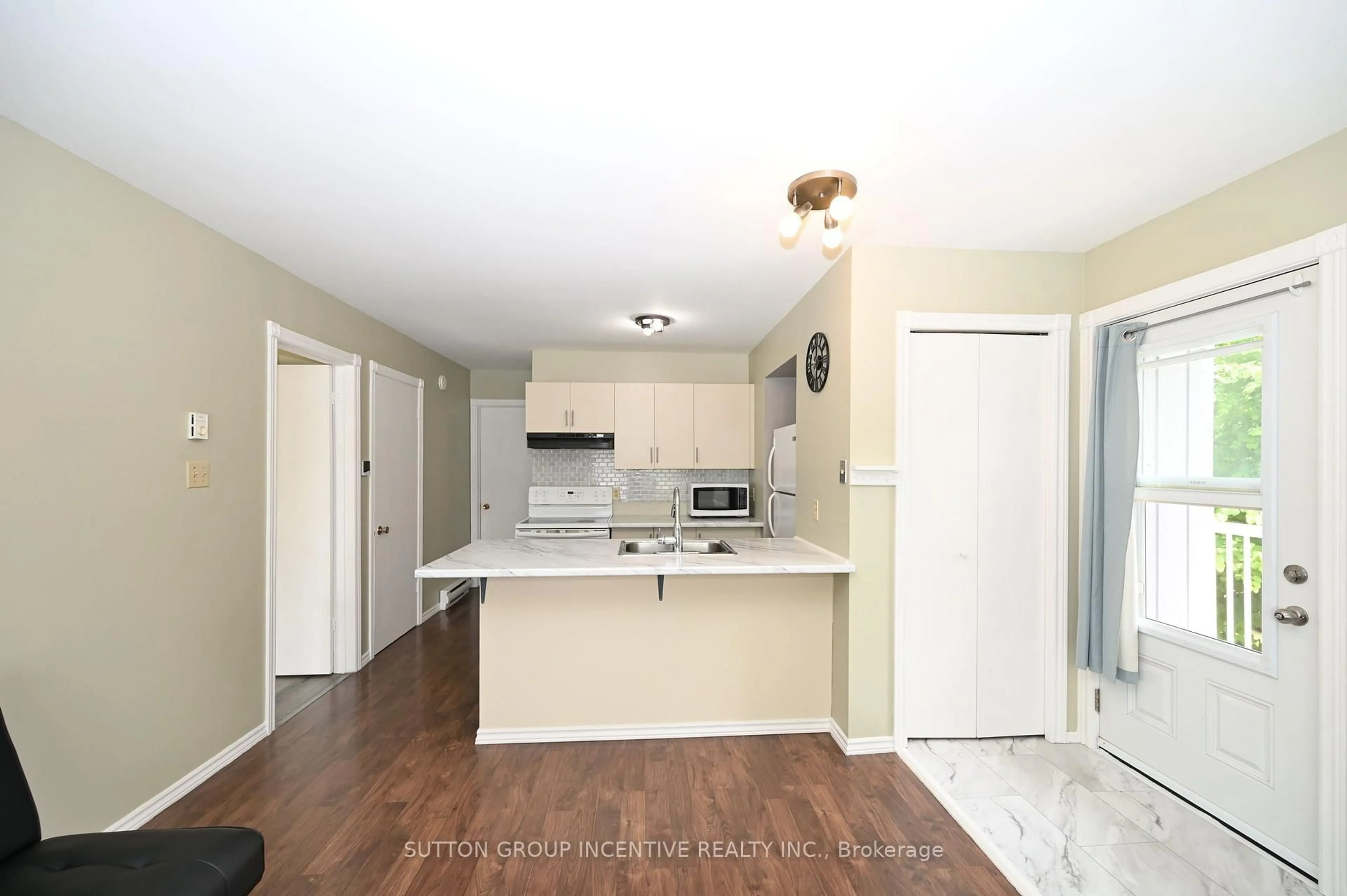 Open concept kitchen, unknown for 19 Dawson Dr #57, Collingwood Ontario L9Y 5B4
