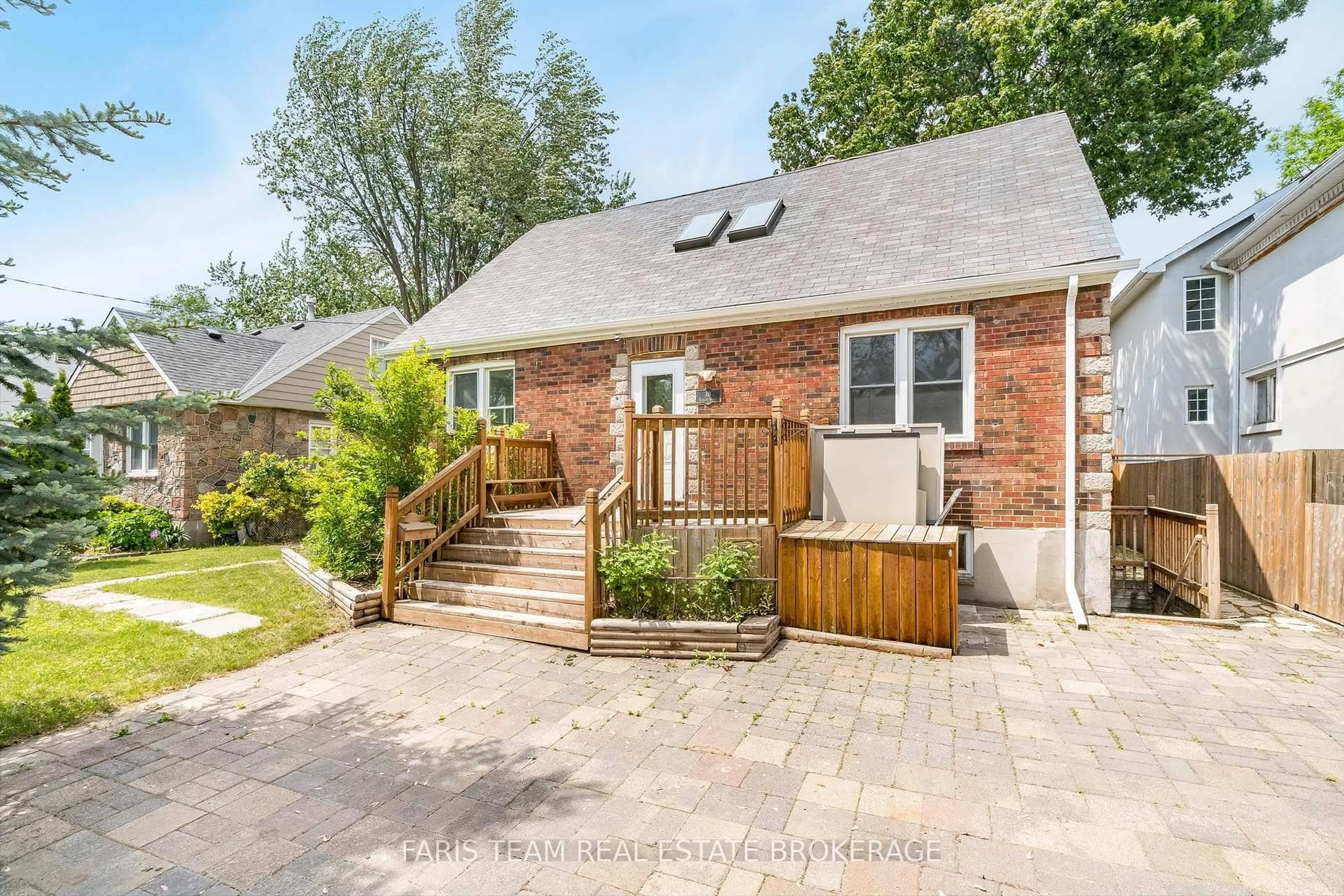 Home with brick exterior material, street for 18 Holgate St, Barrie Ontario L4N 2T5