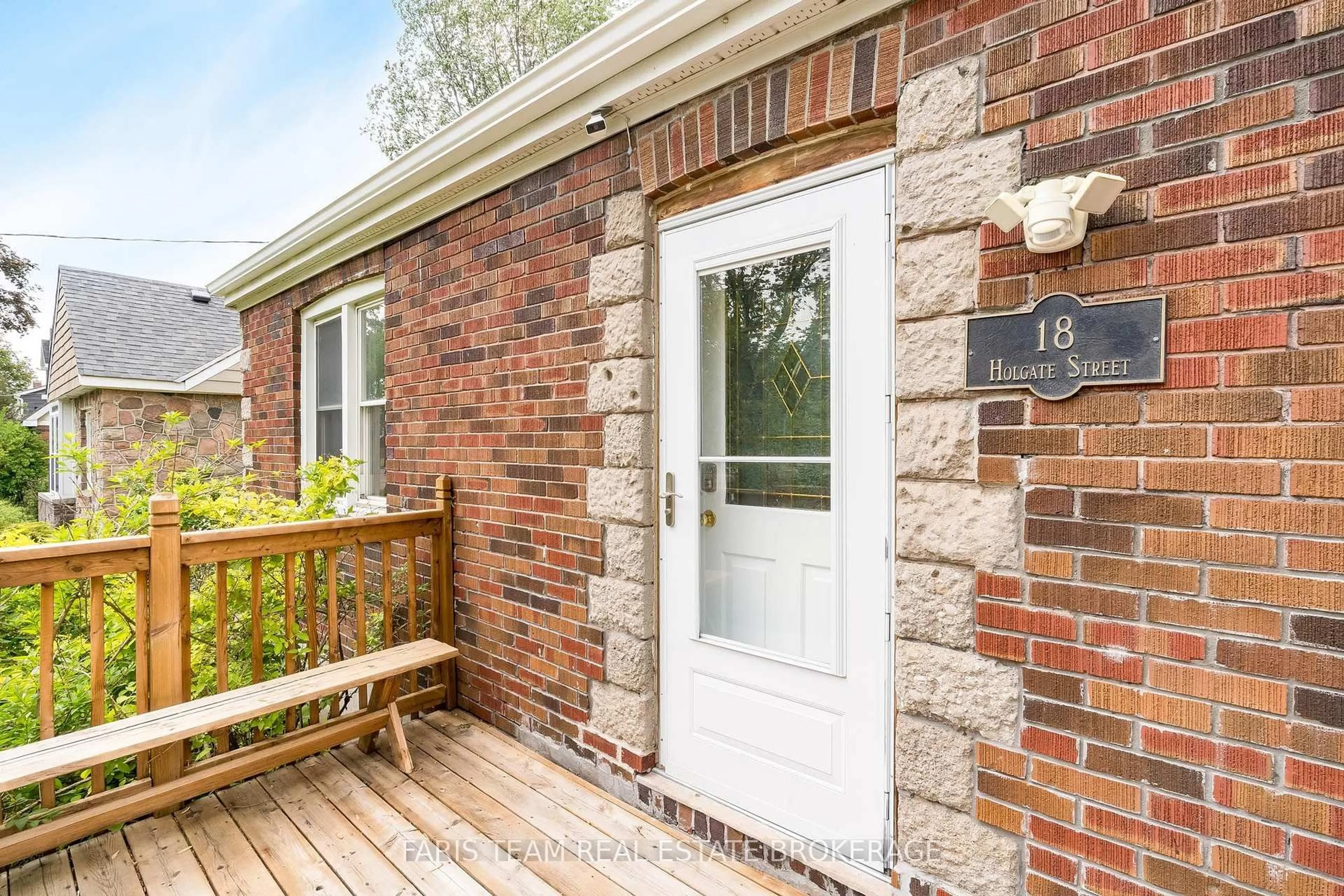 Home with brick exterior material, street for 18 Holgate St, Barrie Ontario L4N 2T5