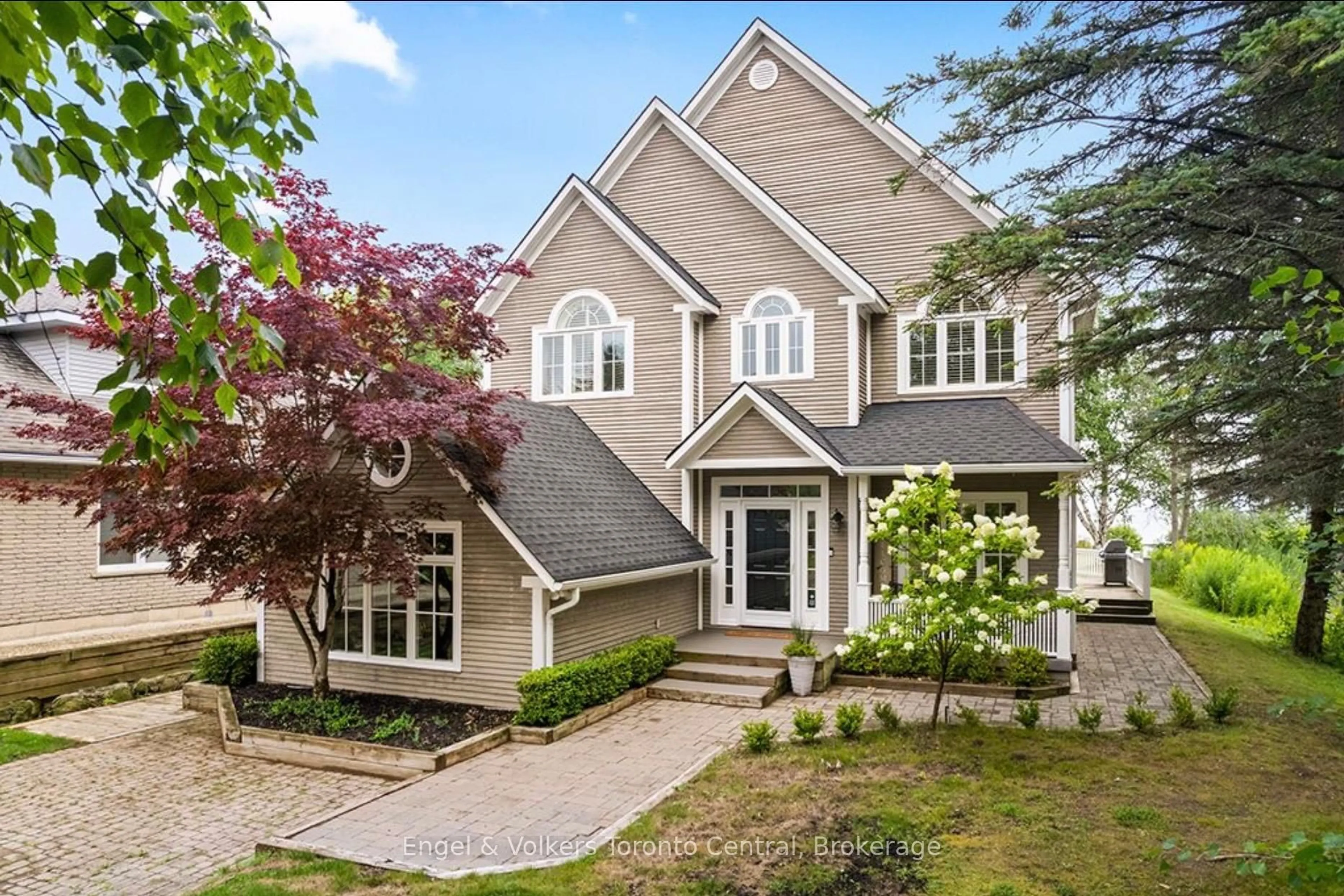 Home with brick exterior material, street for 63 Georgian Manor Dr, Collingwood Ontario L9Y 5P4