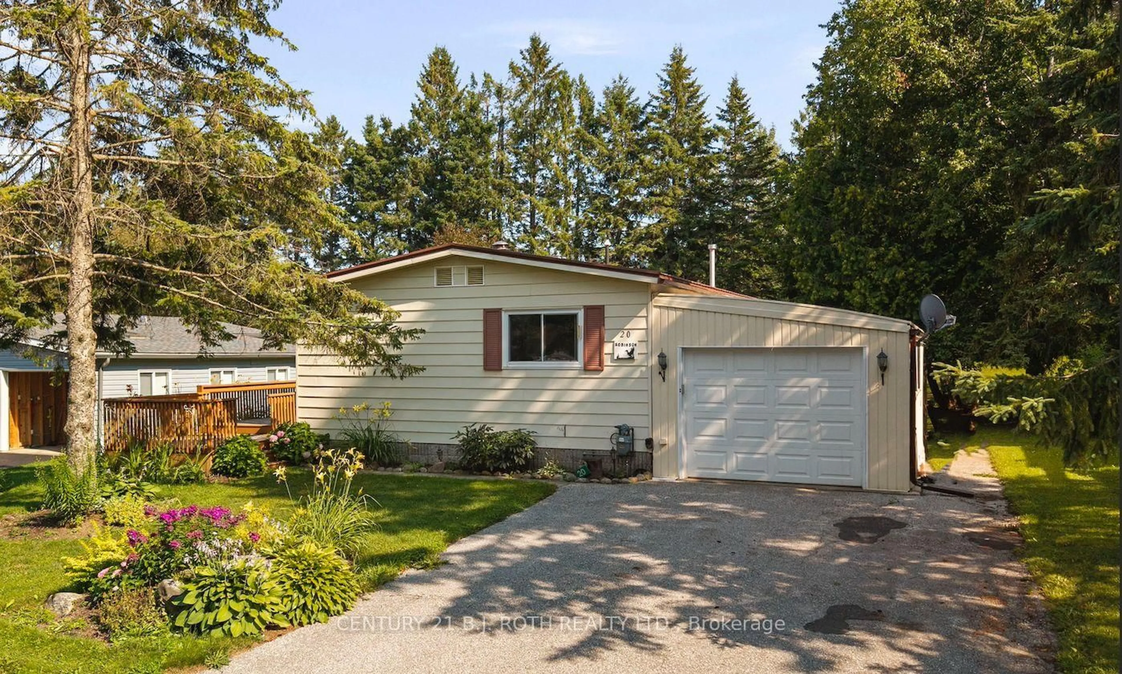 Home with vinyl exterior material, street for 20 Cameron Dr, Oro-Medonte Ontario L0L 1T0