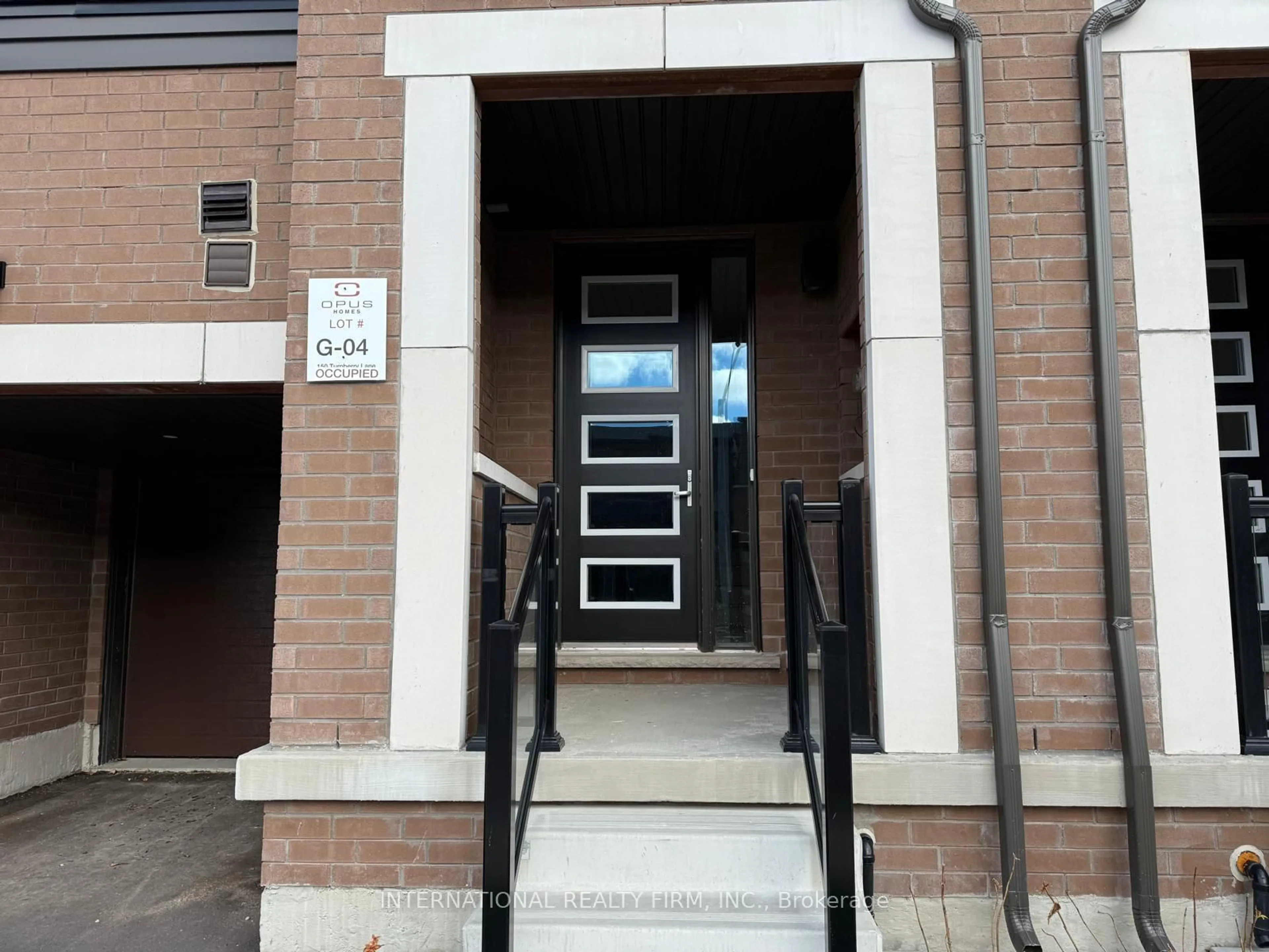 Indoor foyer for 150 Turnberry Lane, Barrie Ontario L9J 0M3