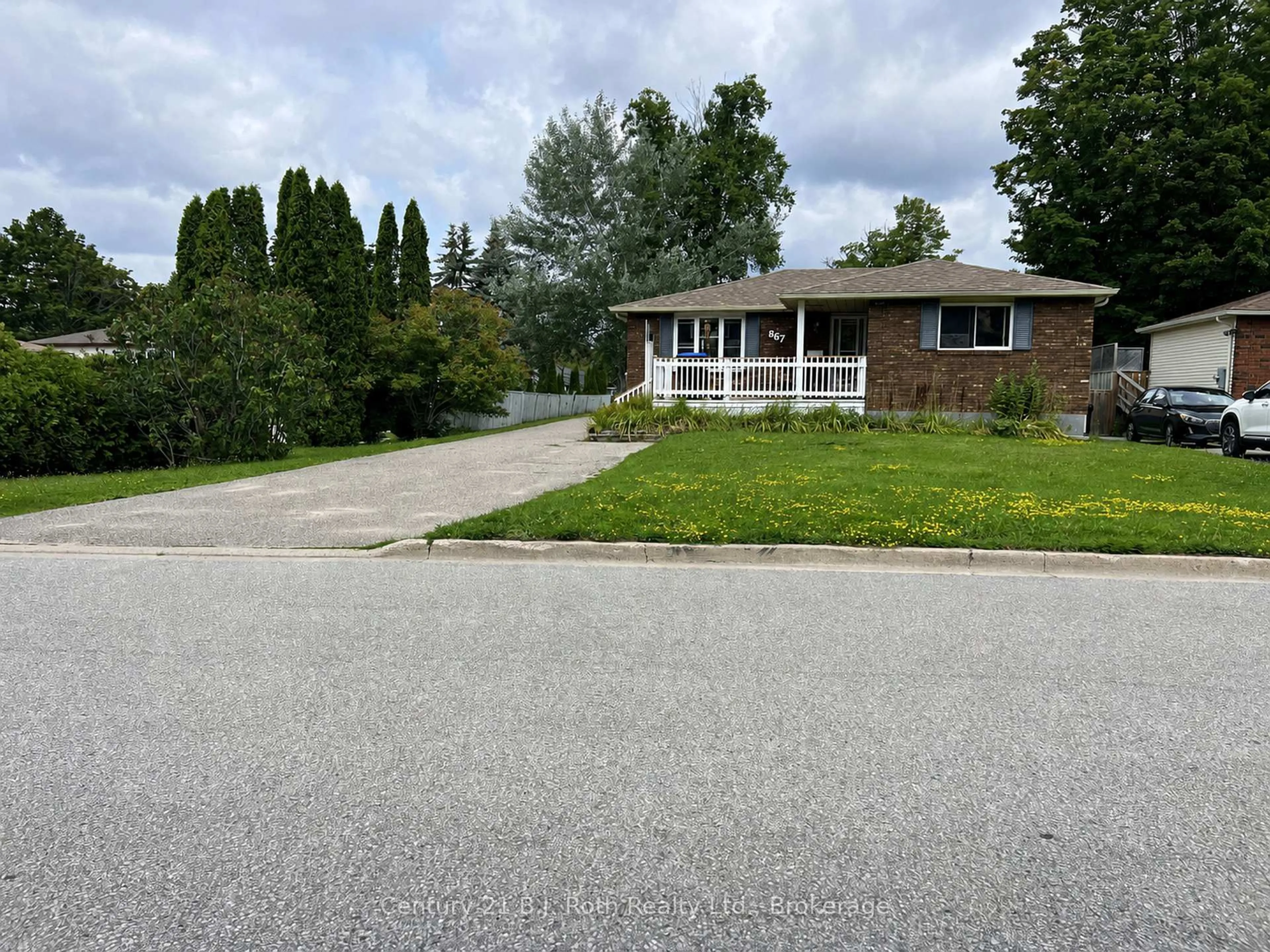 A pic from outside/outdoor area/front of a property/back of a property/a pic from drone, street for 867 Birchwood Dr, Midland Ontario L4R 4Y3