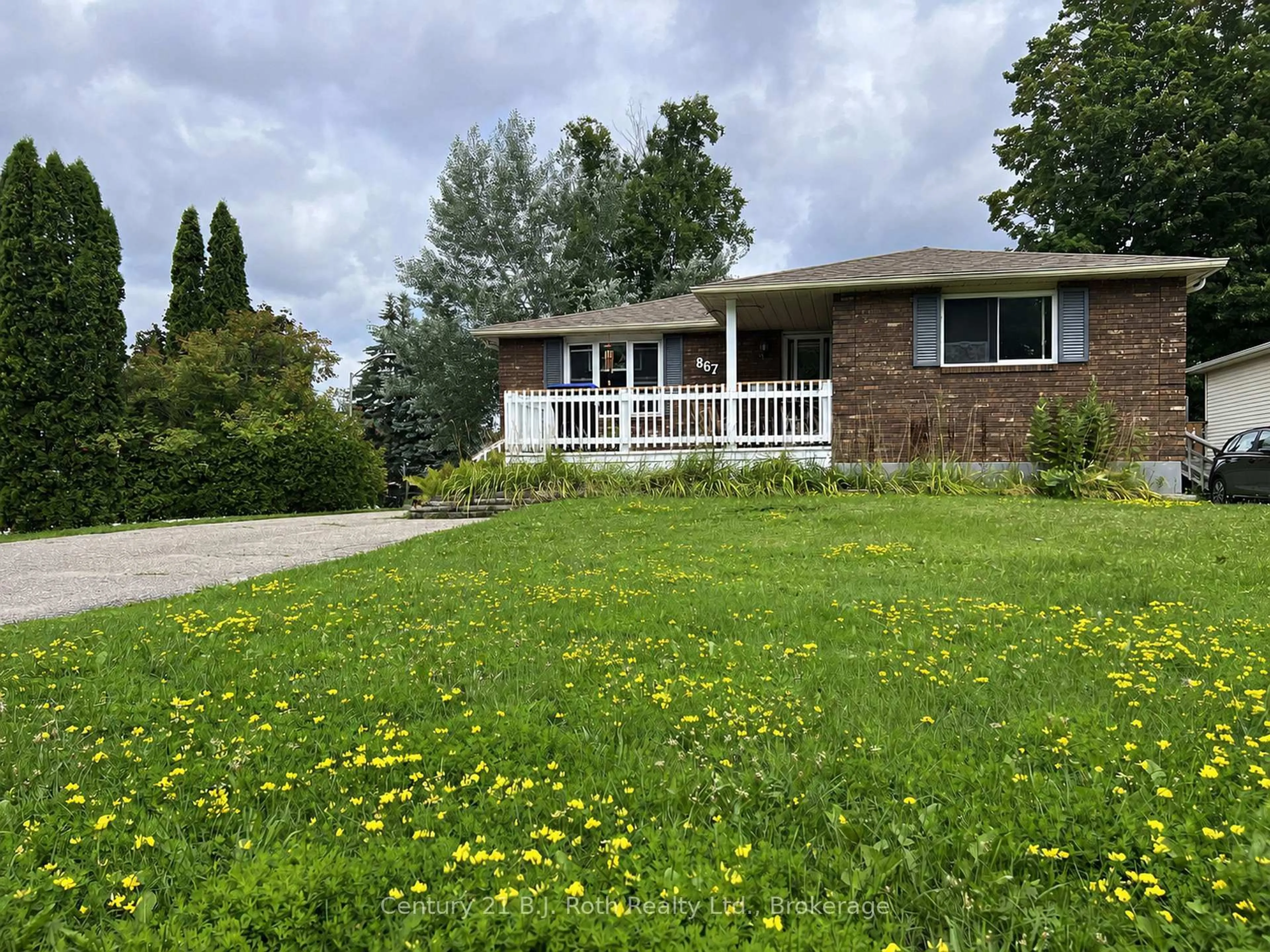 A pic from outside/outdoor area/front of a property/back of a property/a pic from drone, unknown for 867 Birchwood Dr, Midland Ontario L4R 4Y3