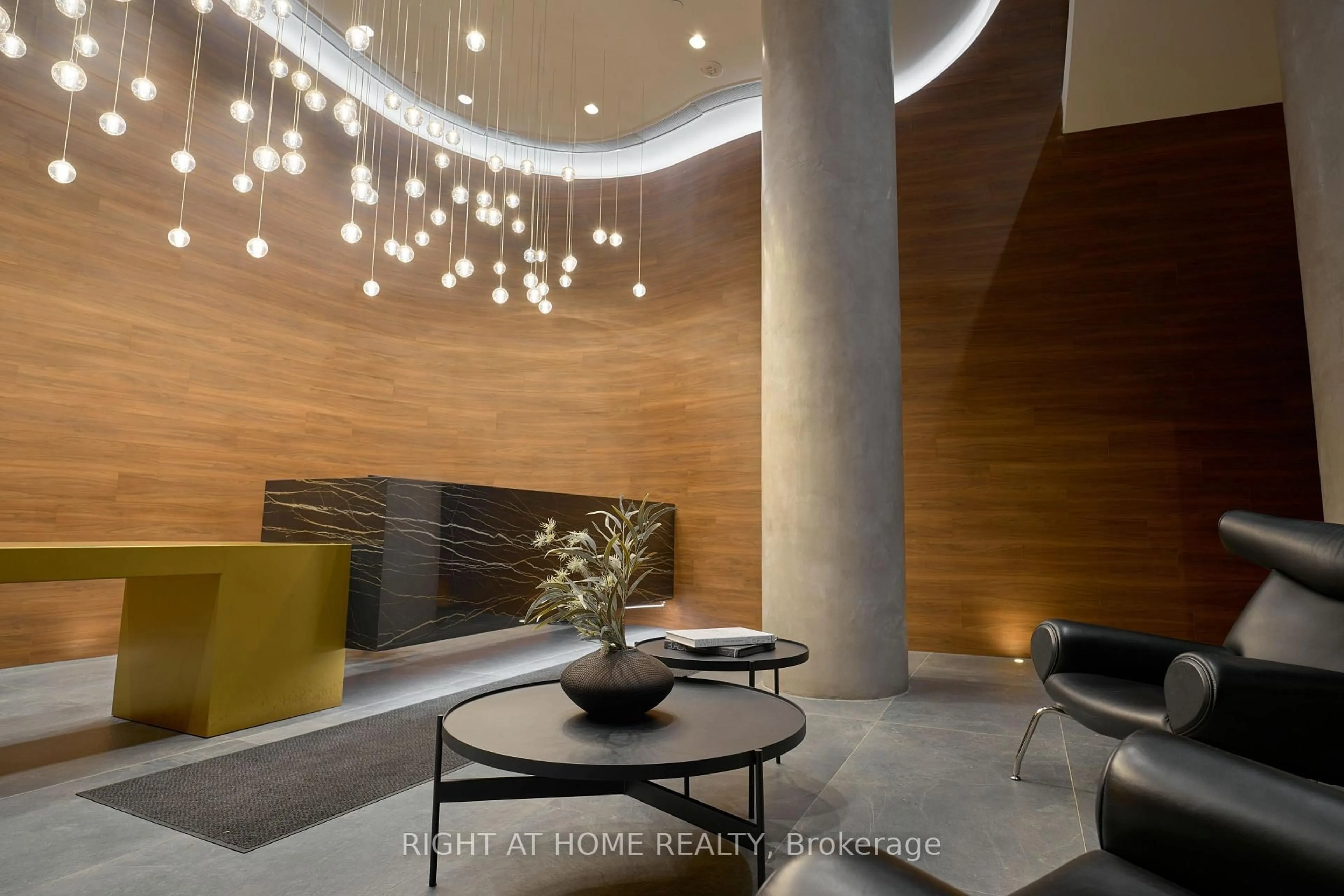 Lobby for 39 Mary St #1706, Barrie Ontario L4N 1S9