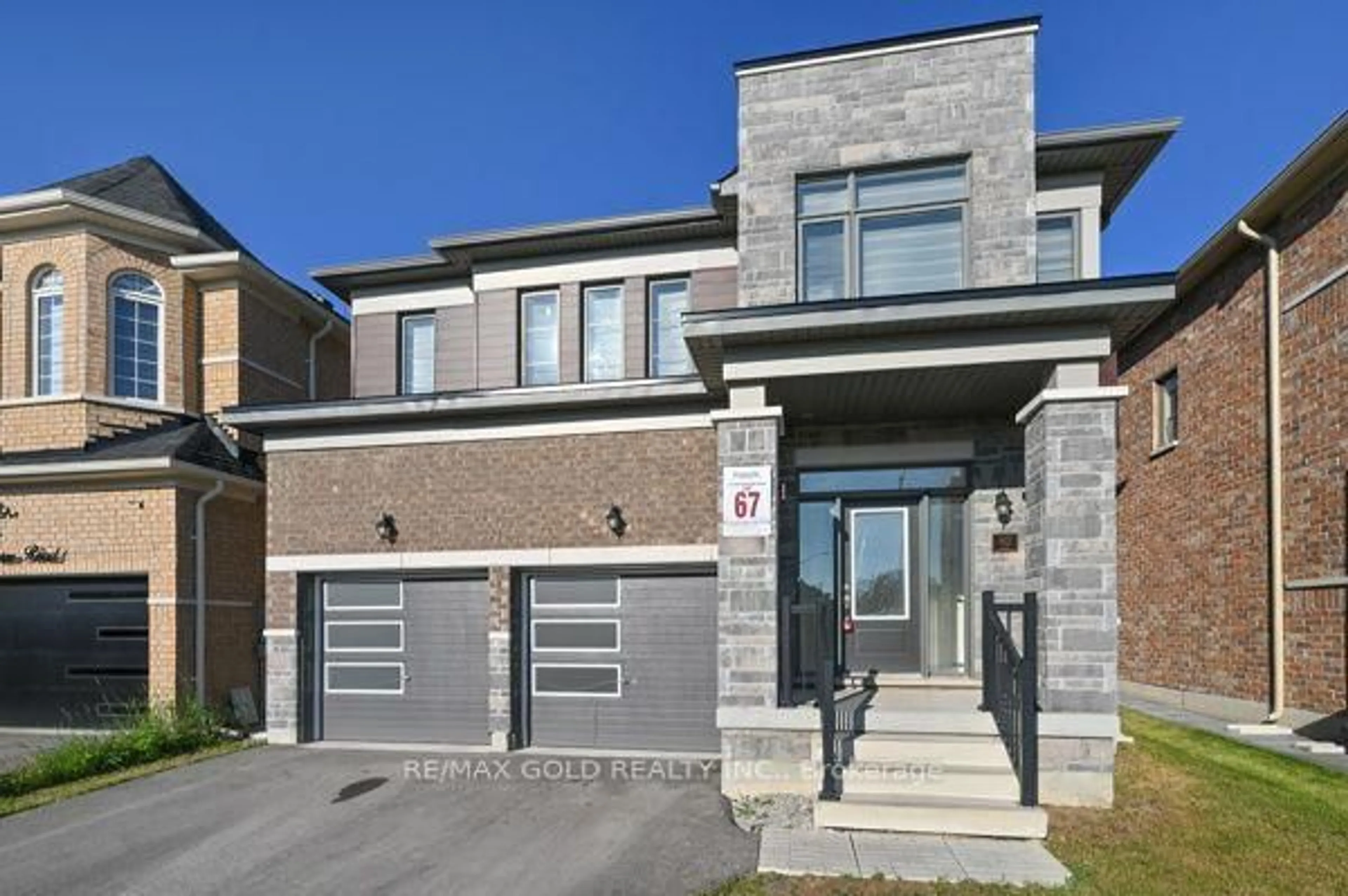Home with brick exterior material, street for 82 Nottingham Rd, Barrie Ontario L9J 0L3