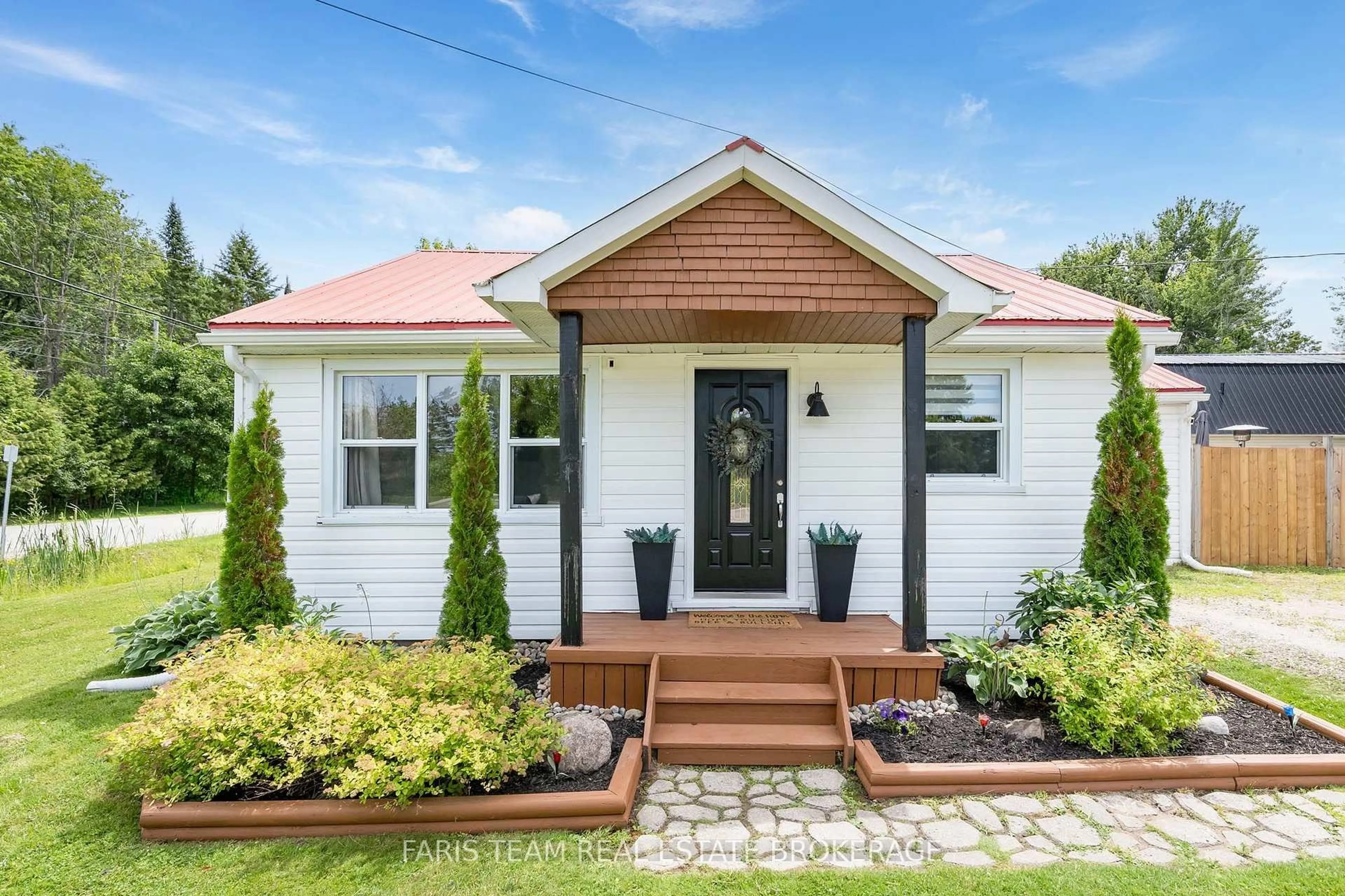 Home with brick exterior material, street for 2721 Cumberland Rd, Severn Ontario L3V 6H3