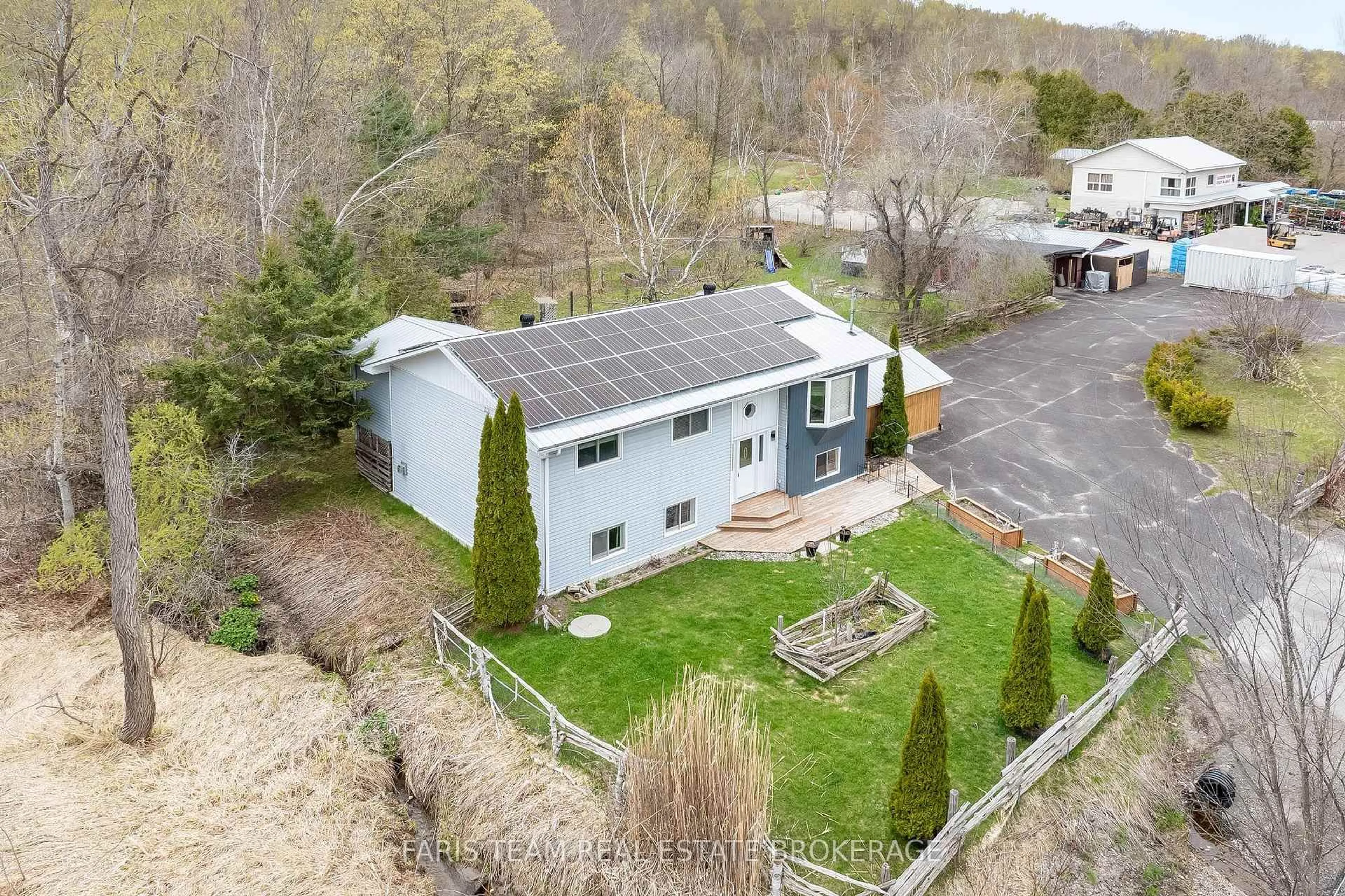 A pic from outside/outdoor area/front of a property/back of a property/a pic from drone, building for 12804 County Road 16, Severn Ontario L0K 2C0