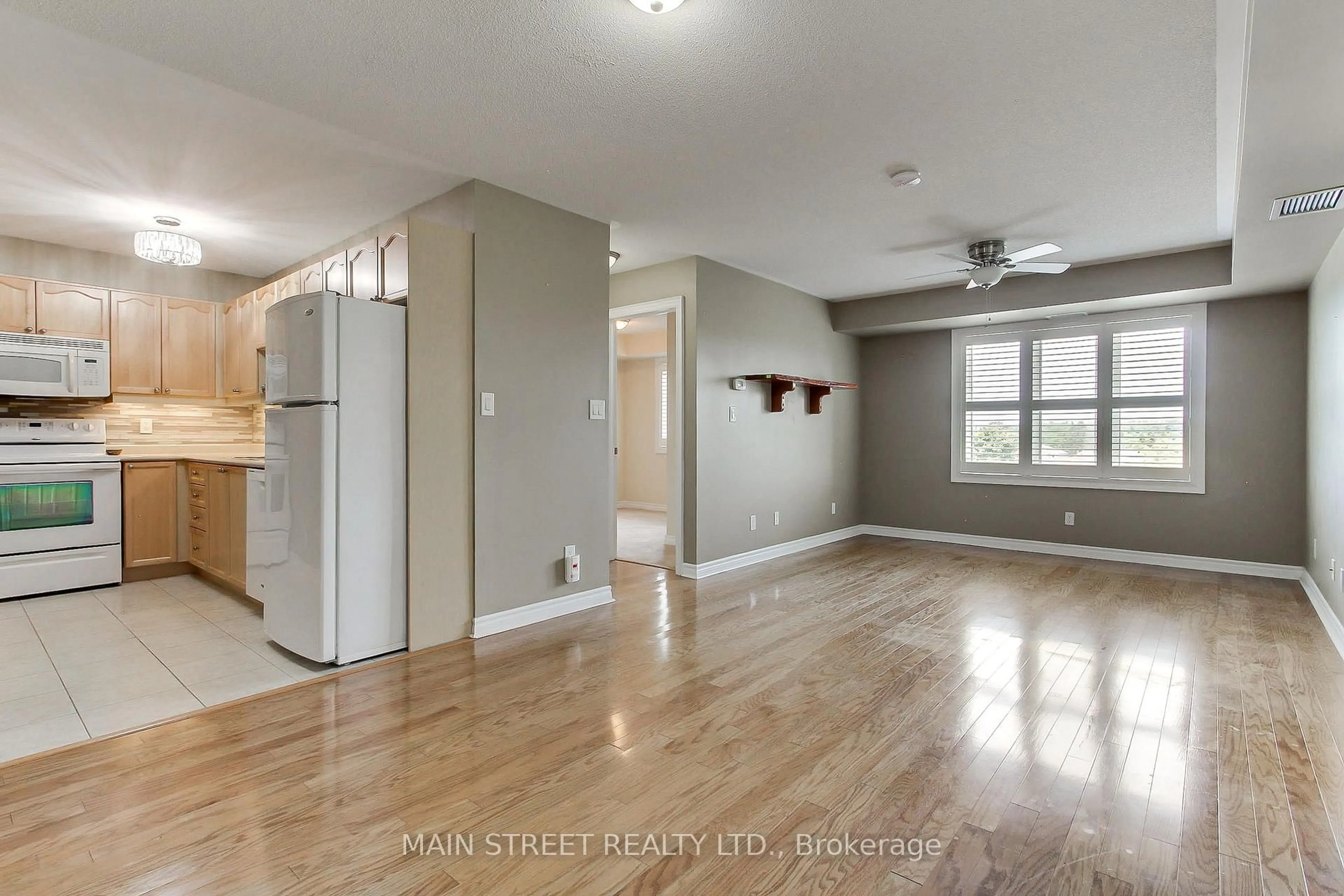 Unknown for 500 Mapleview Dr #305, Barrie Ontario L4N 6C3