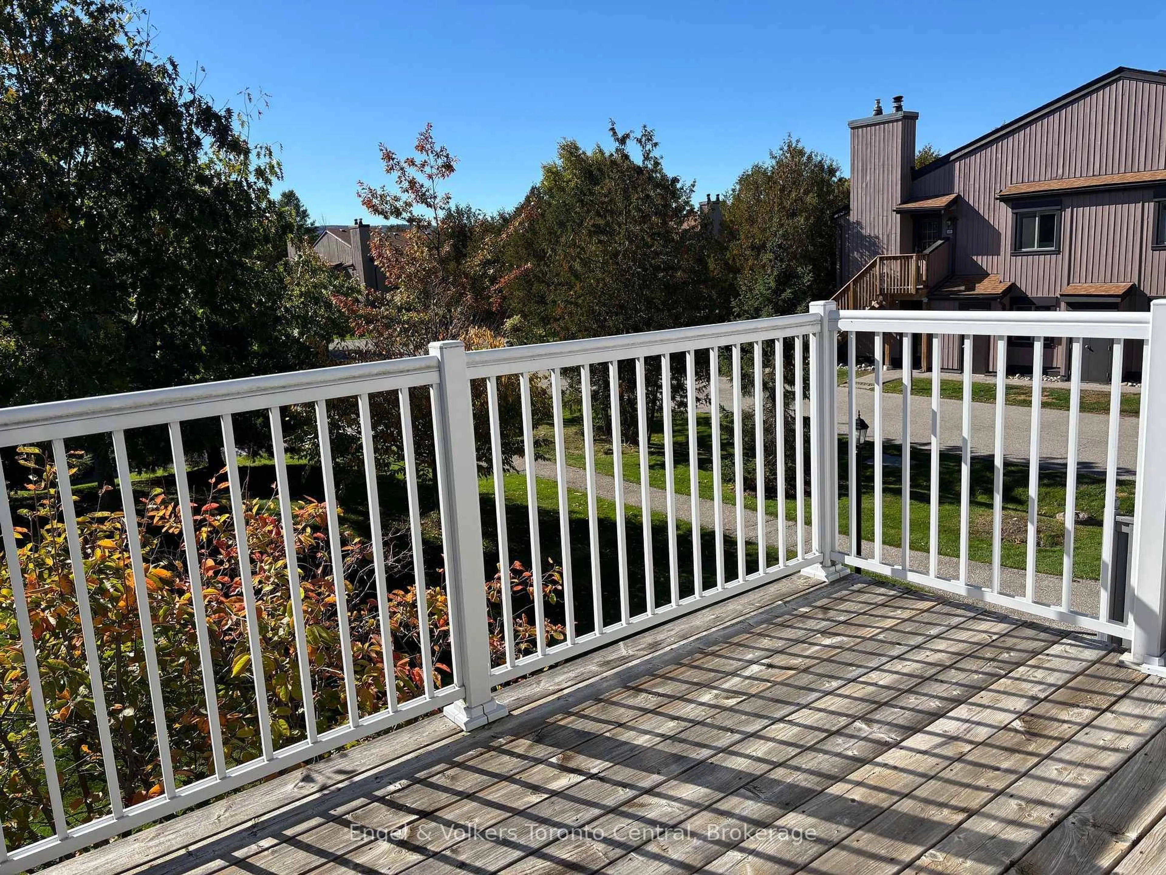 Patio, water/lake/river/ocean view for 23 Dawson Dr #93, Collingwood Ontario L9Y 5B4
