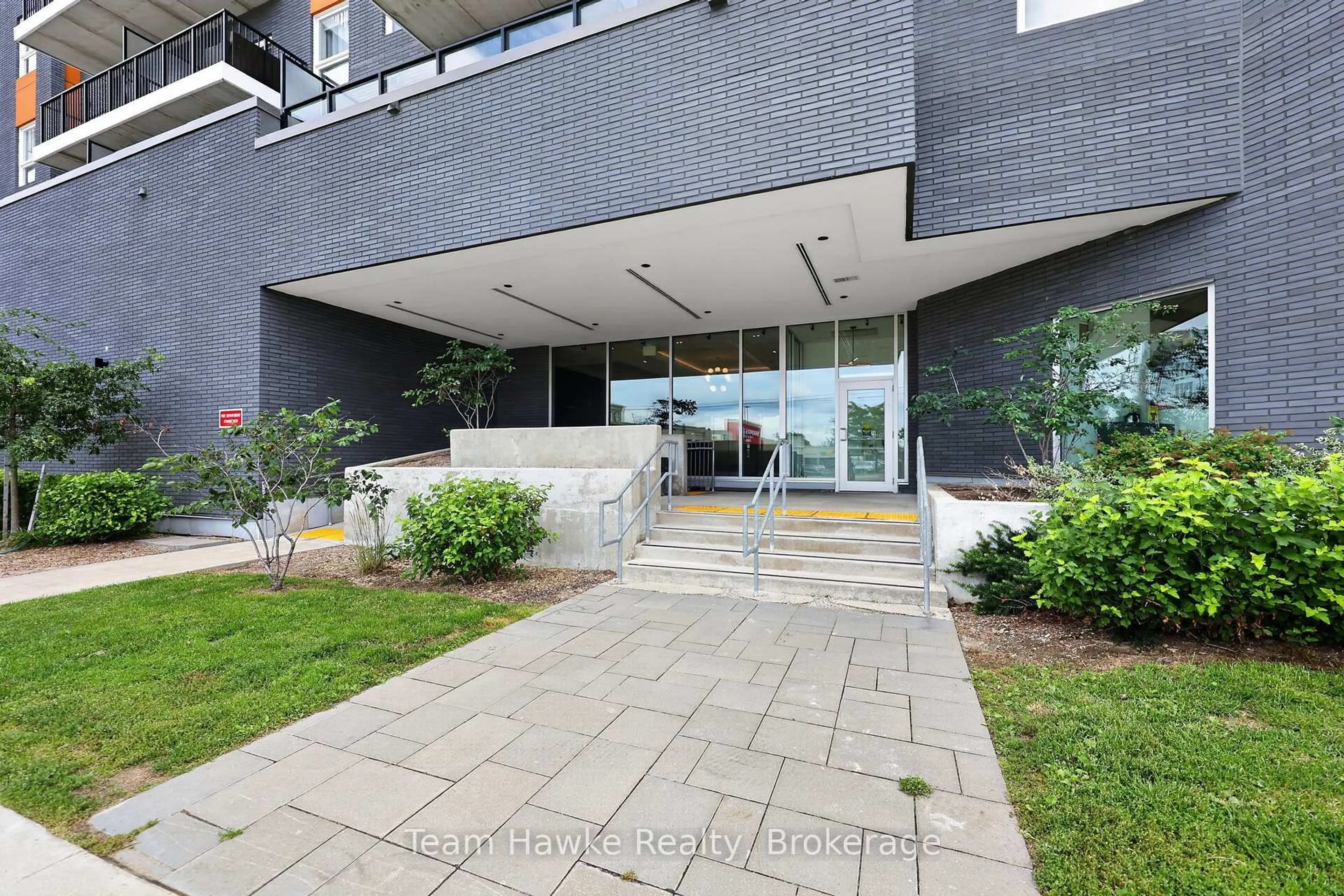 Unknown for 430 Essa Rd #211, Barrie Ontario L9J 0M1