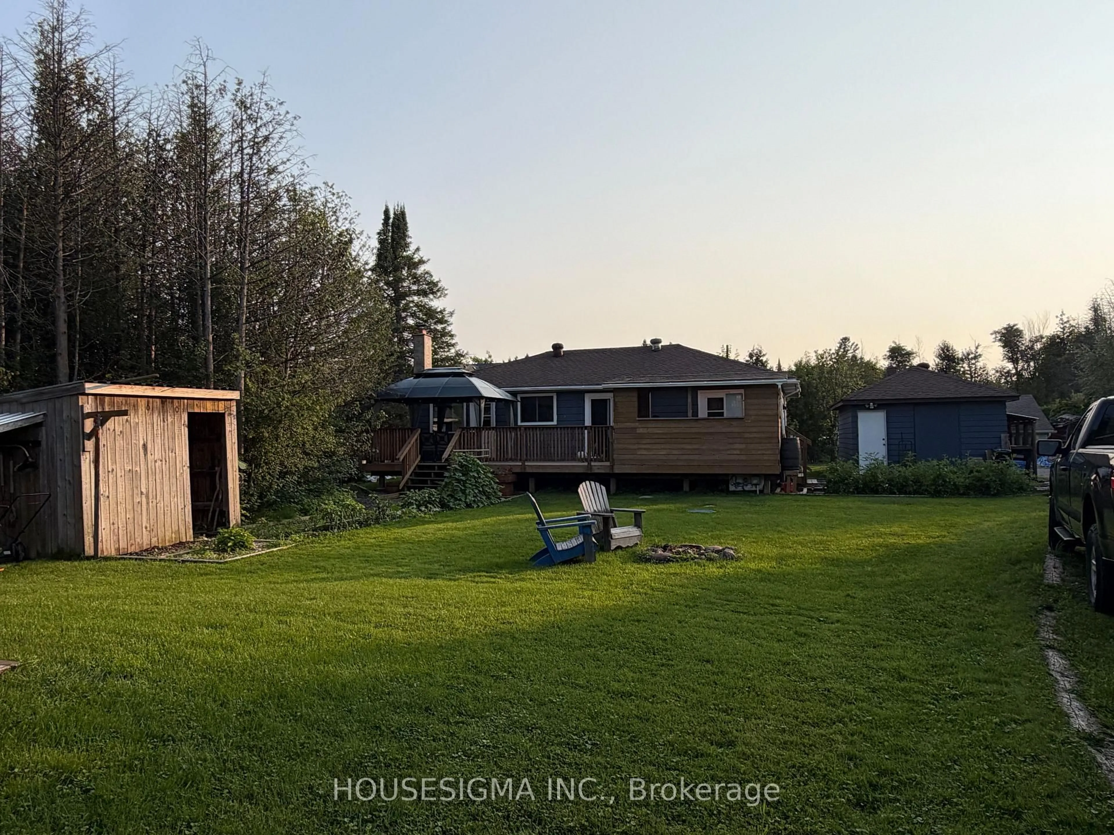 A pic from outside/outdoor area/front of a property/back of a property/a pic from drone, unknown for 16 Mazepa Pl, Oro-Medonte Ontario L0L 1T0