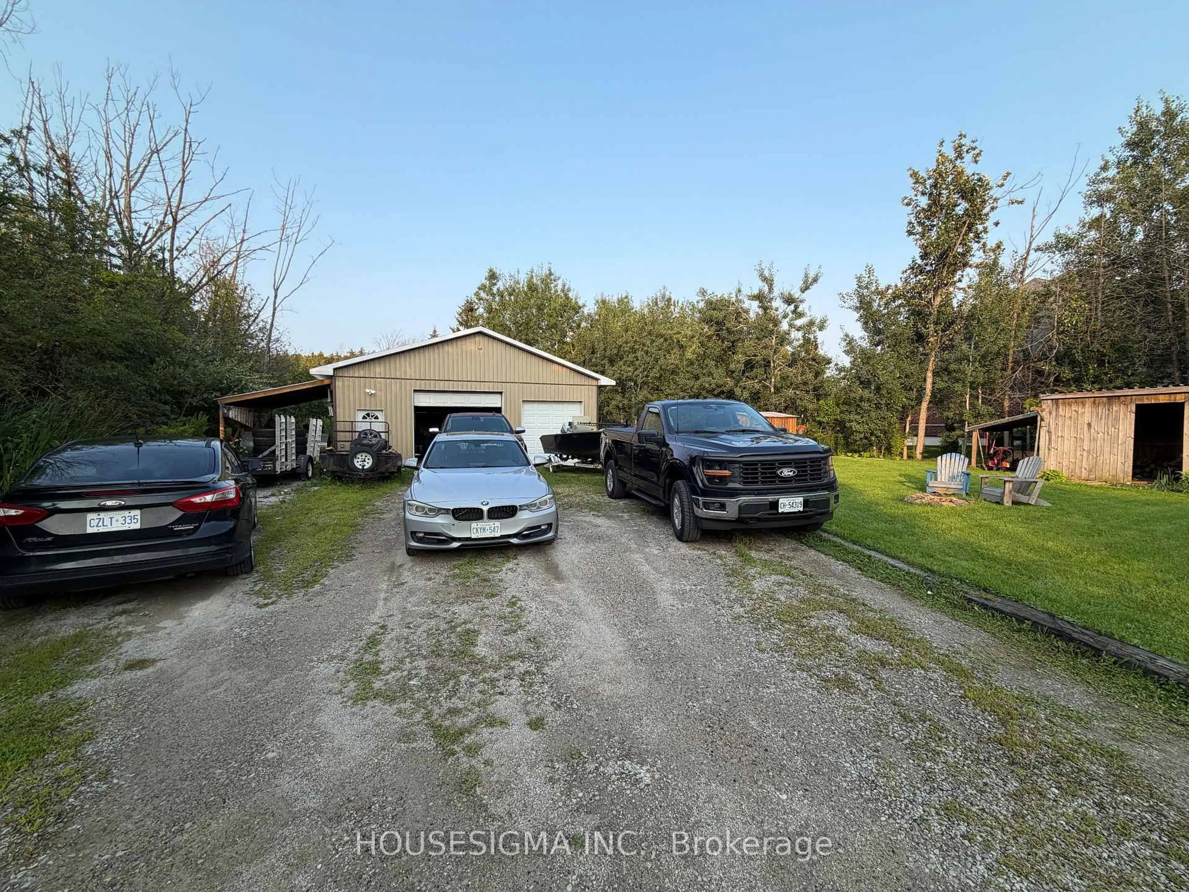 A pic from outside/outdoor area/front of a property/back of a property/a pic from drone, street for 16 Mazepa Pl, Oro-Medonte Ontario L0L 1T0