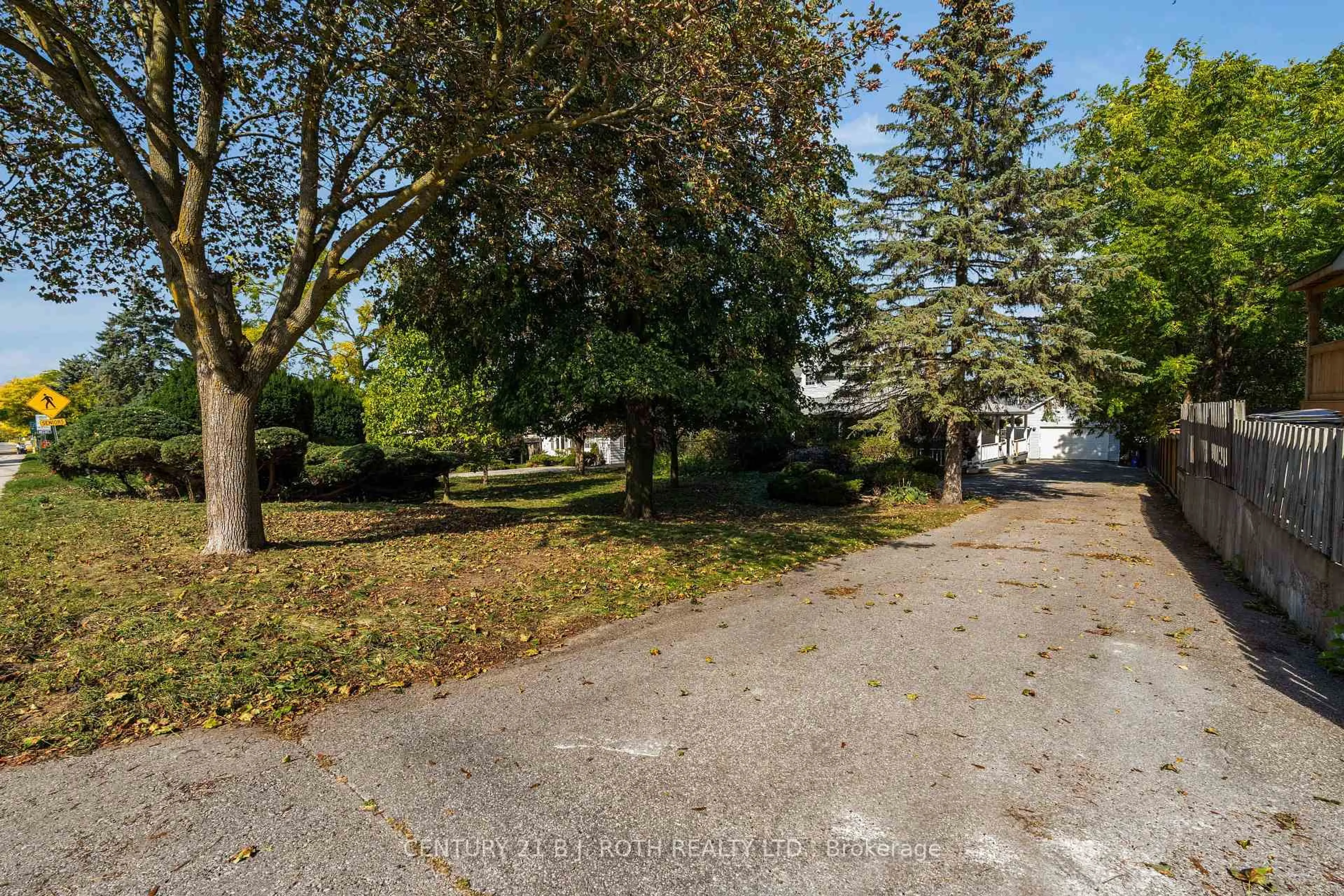 Unknown for 70 Baldwin Lane, Barrie Ontario L4N 2W3