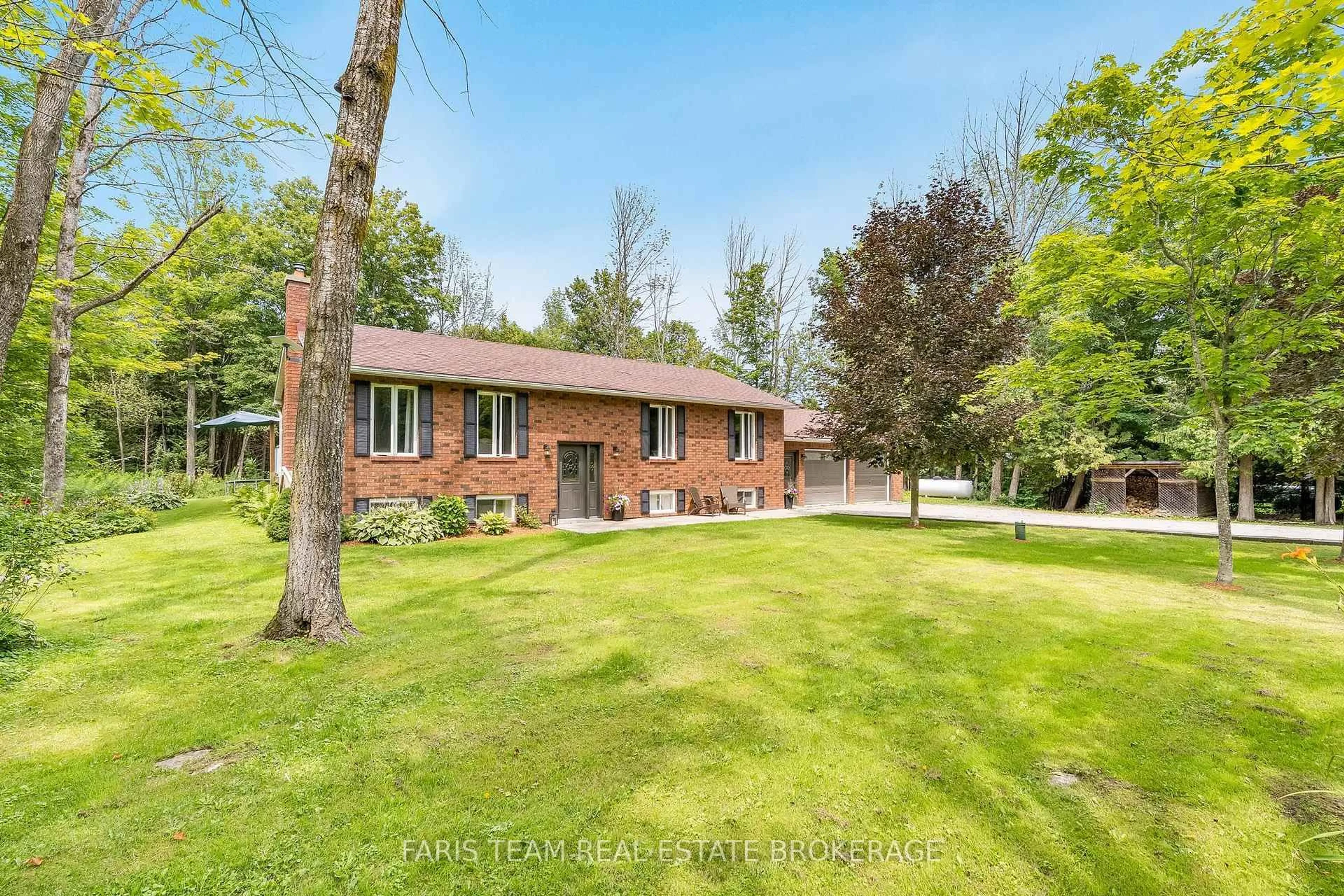 A pic from outside/outdoor area/front of a property/back of a property/a pic from drone, unknown for 2358 Foxmead Rd, Oro-Medonte Ontario L0K 1E0