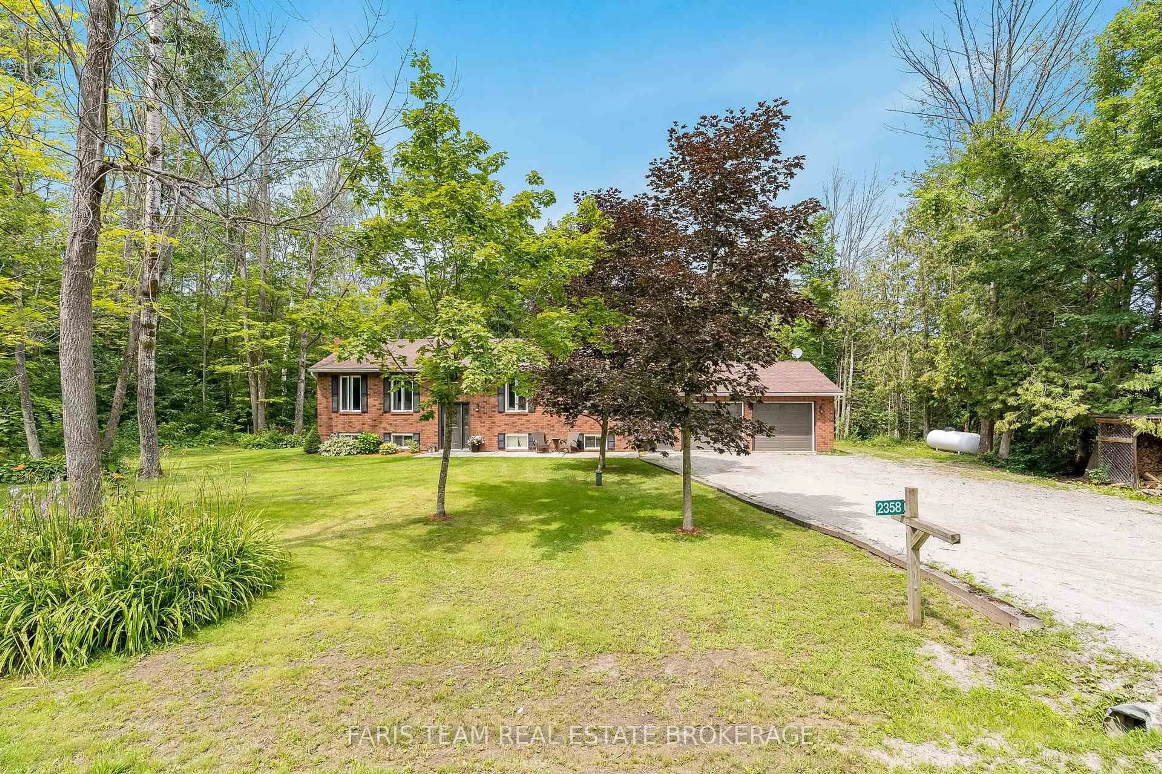 A pic from outside/outdoor area/front of a property/back of a property/a pic from drone, unknown for 2358 Foxmead Rd, Oro-Medonte Ontario L0K 1E0