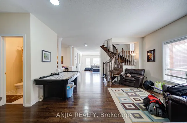 102 Westminster Circ, Barrie 4
