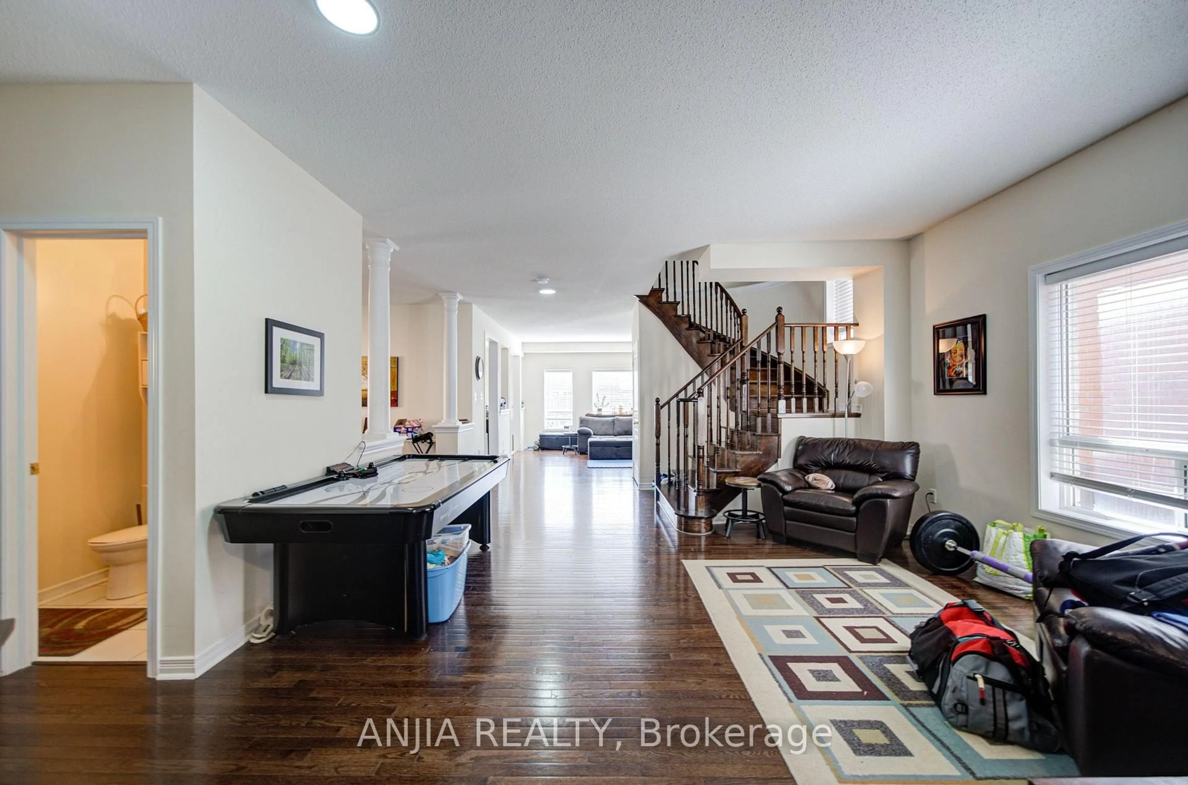Unknown for 102 Westminster Circ, Barrie Ontario L4M 0A6