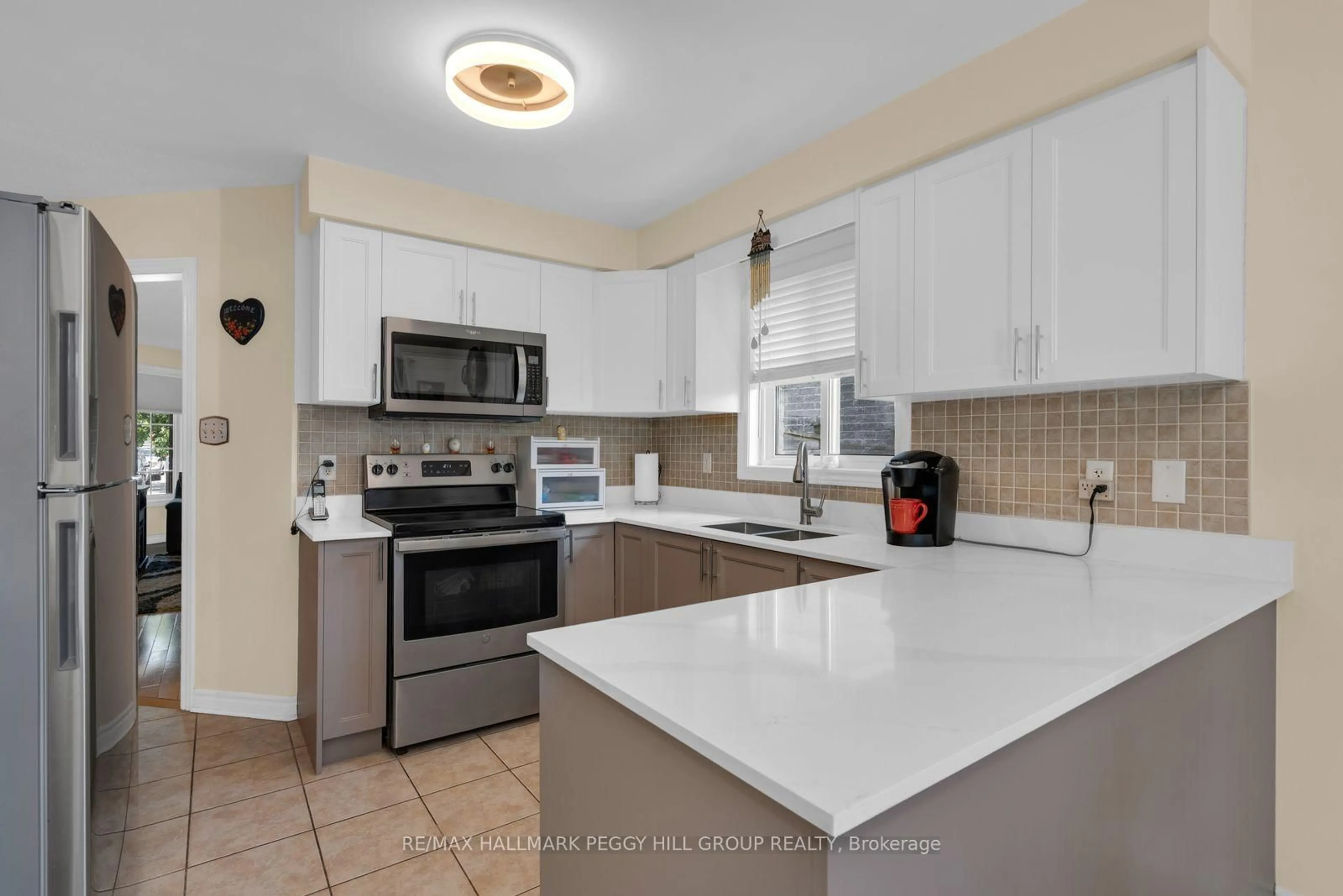 Standard kitchen, ceramic/tile floor for 9 Stephanie Lane, Barrie Ontario L4N 0V2