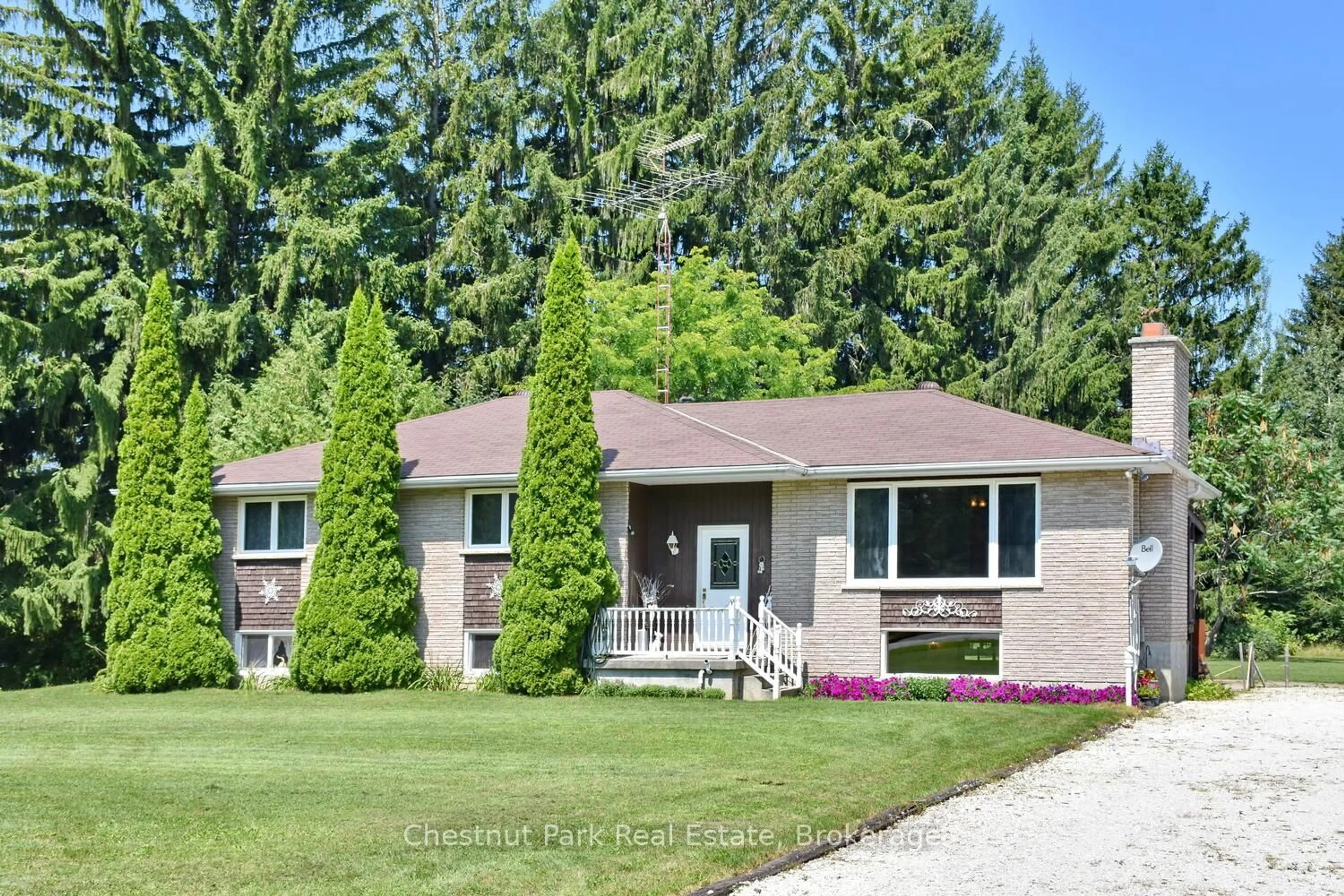 Home with vinyl exterior material, street for 7802 36/37 Nottawasaga Sdrd, Clearview Ontario L0M 1P0