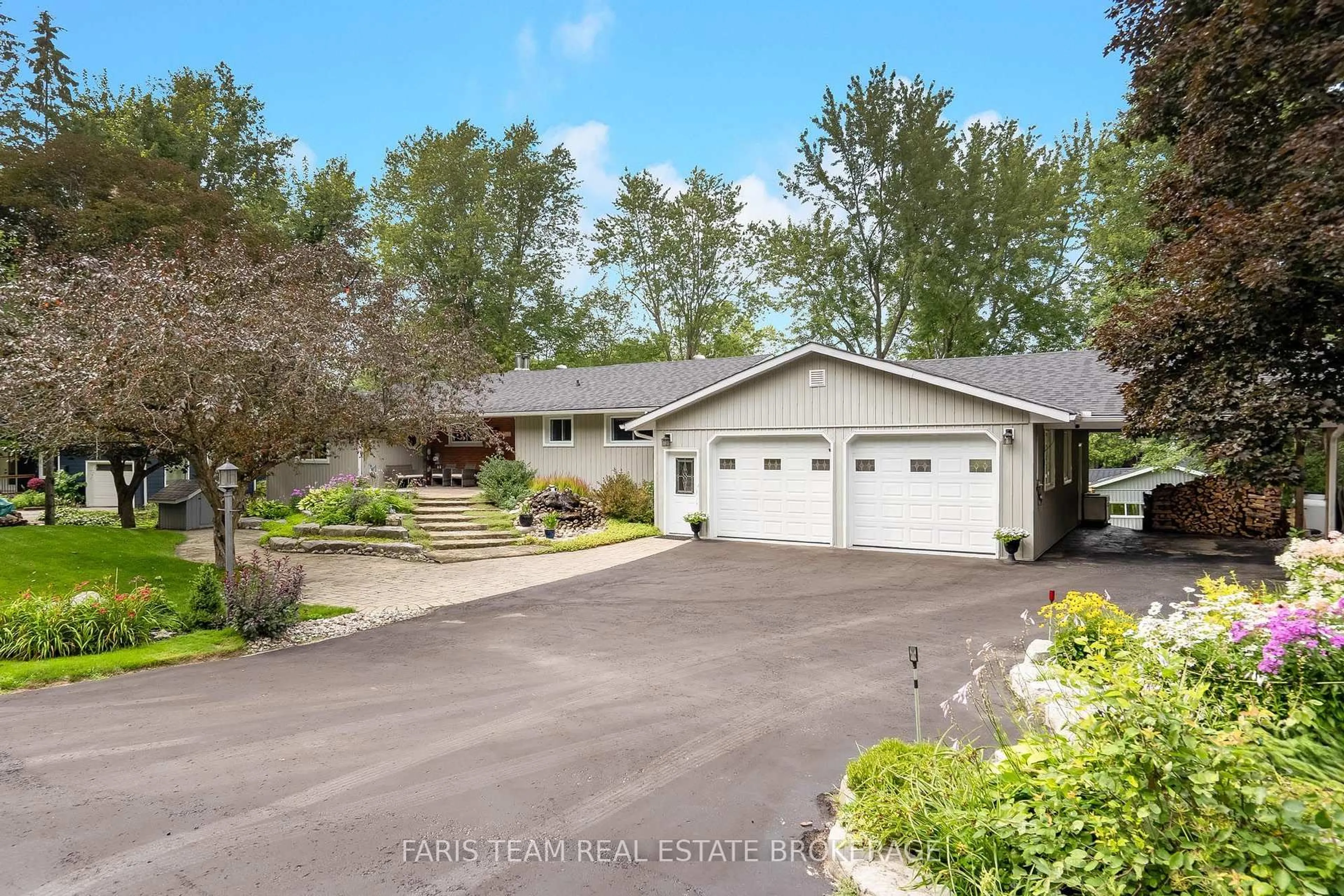 A pic from outside/outdoor area/front of a property/back of a property/a pic from drone, water/lake/river/ocean view for 2505 Norton Rd, Severn Ontario L0K 2B0