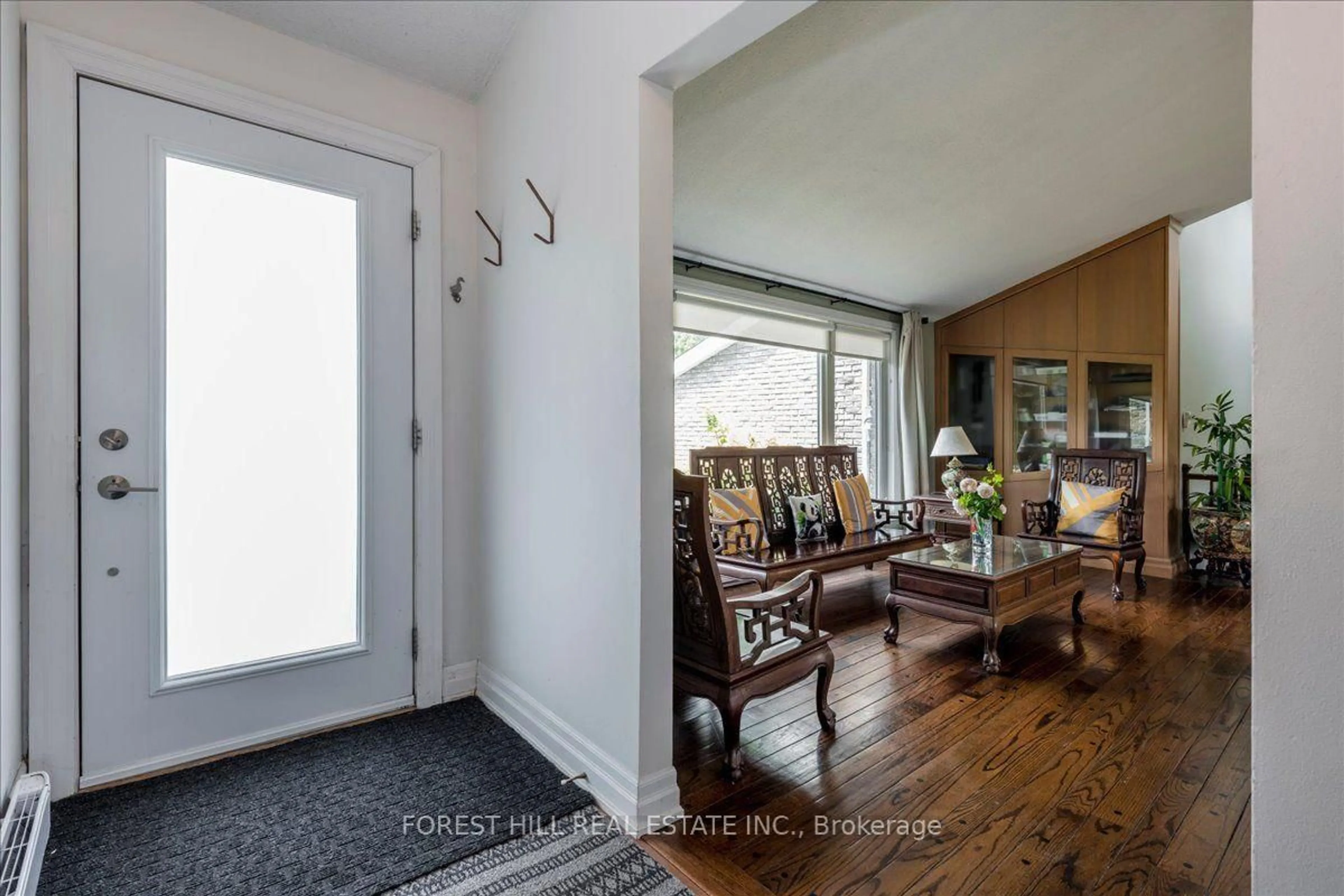 Indoor entryway for 21 PINETREE Crt, Ramara Ontario L0K 1B0