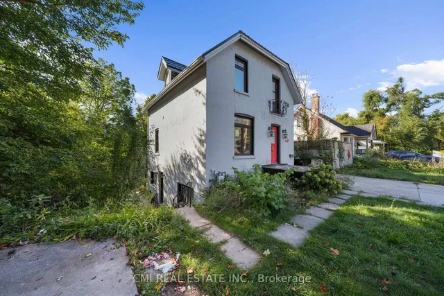 43 Perry St, Barrie 3