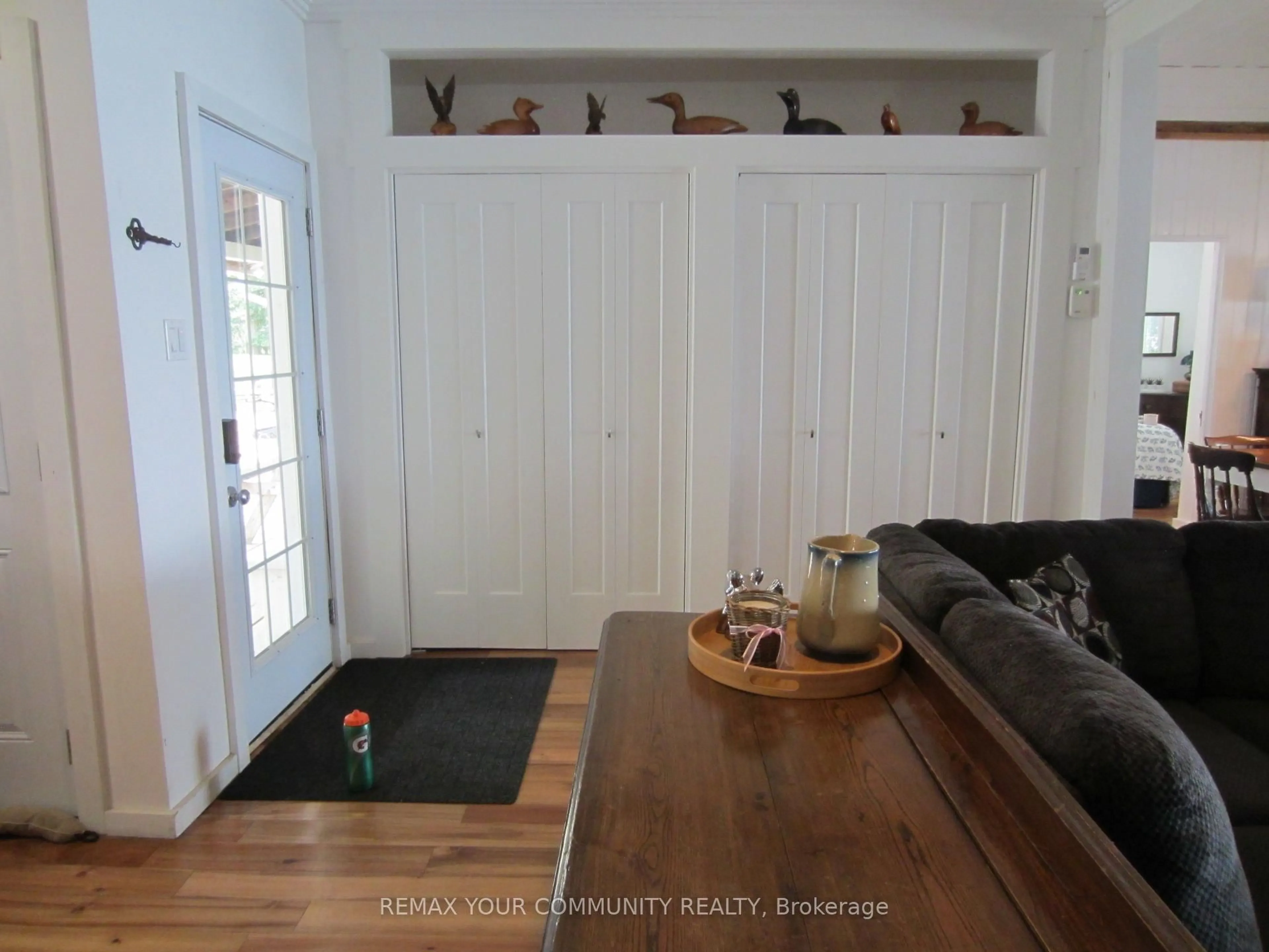 Indoor entryway for 6576 Quarry Point Rd, Ramara Ontario L3V 0S3