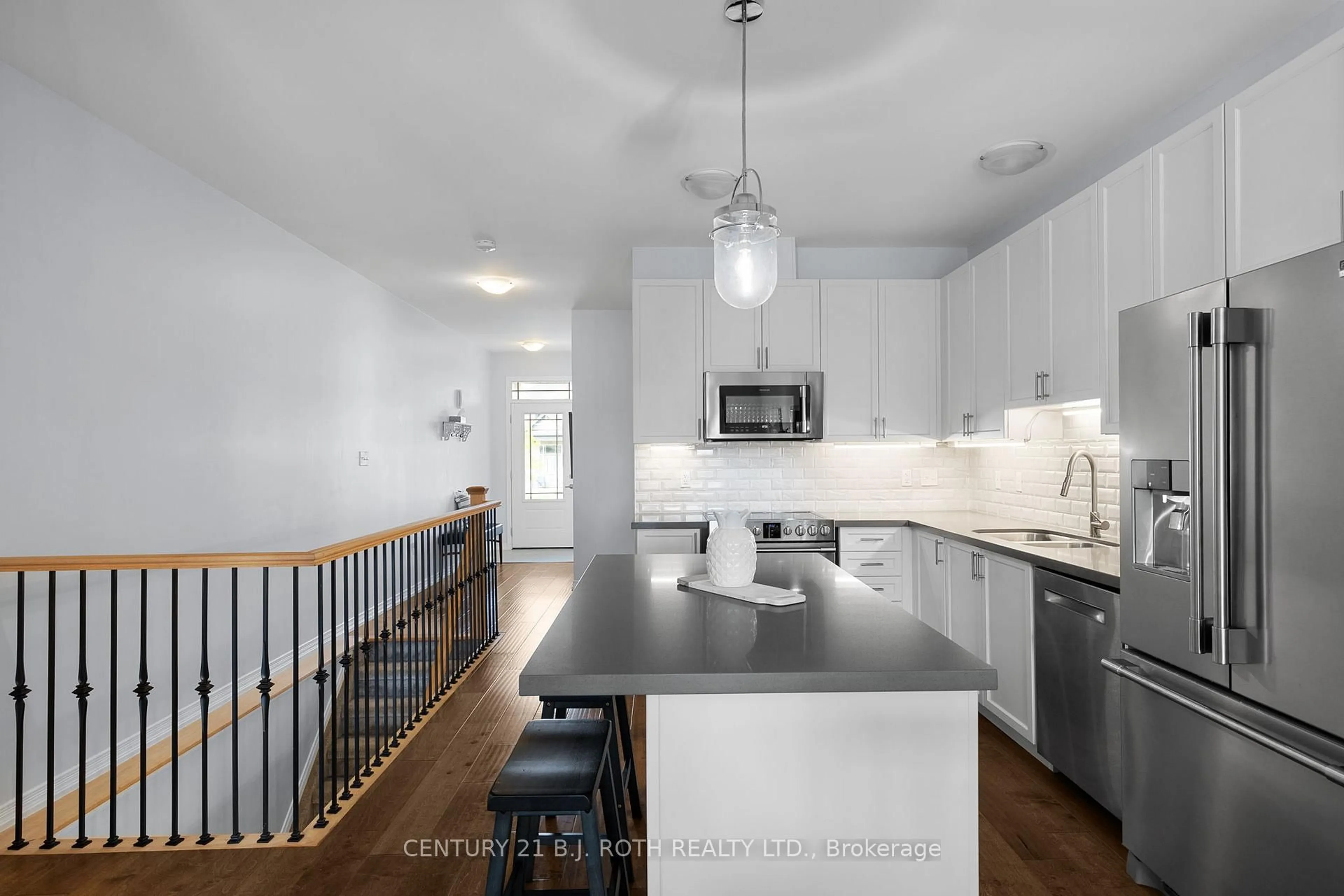 Open concept kitchen, unknown for 117 Isabella Dr, Orillia Ontario L3V 8K7