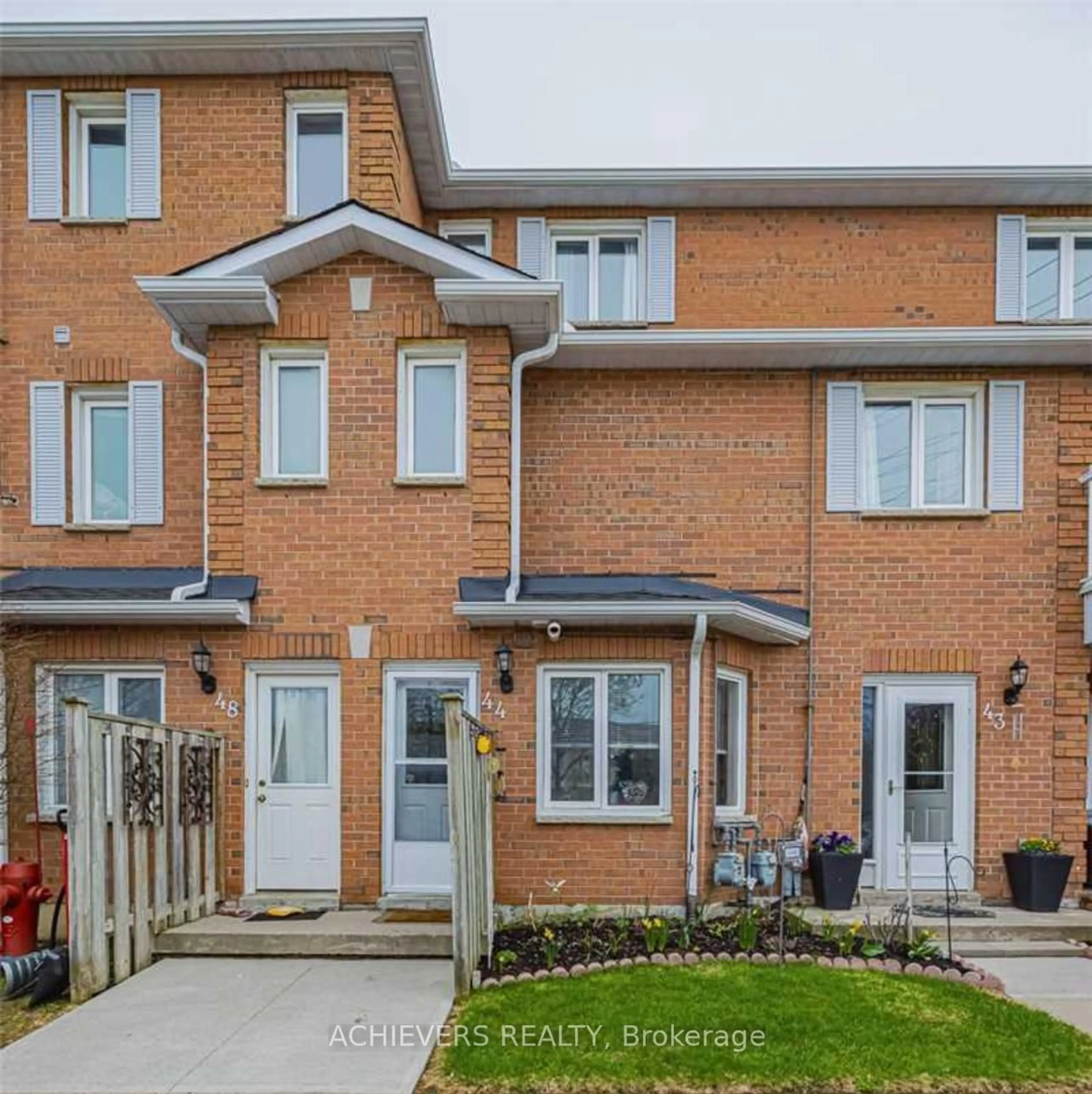 Home with brick exterior material, street for 510 Essa Rd #44, Barrie Ontario L4N 7L5
