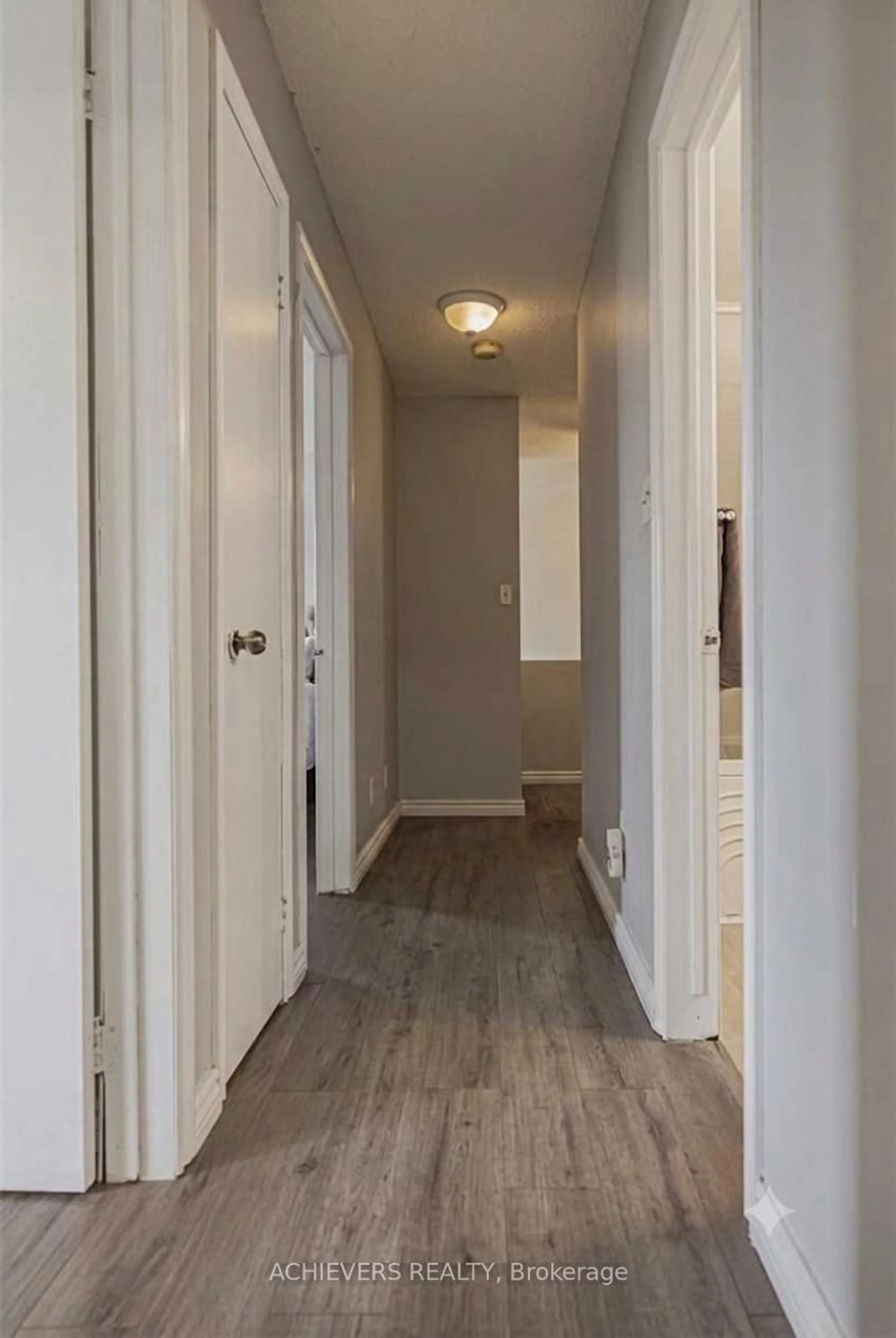 Indoor entryway for 510 Essa Rd #44, Barrie Ontario L4N 7L5