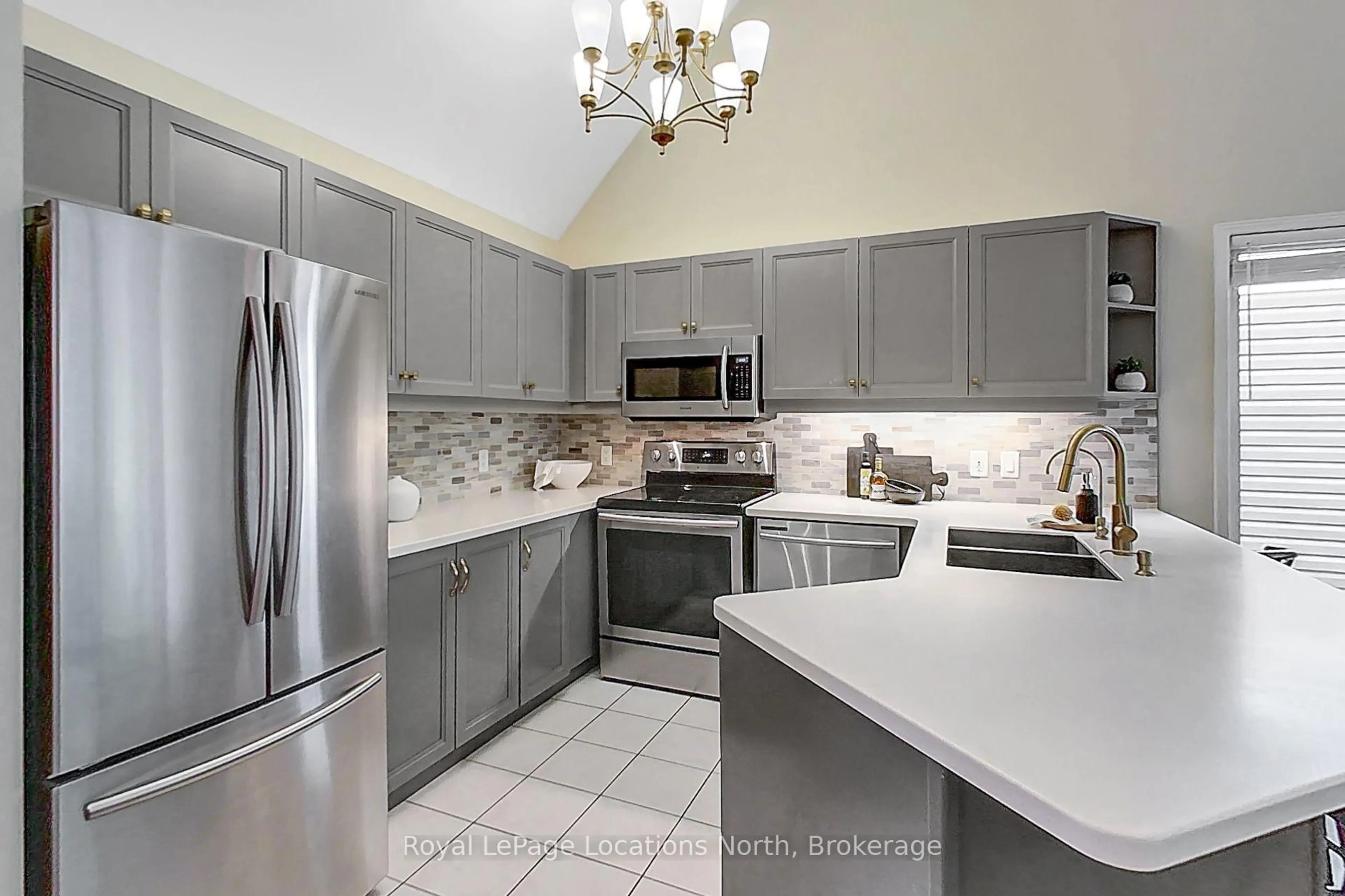 Unknown for 25 Green Briar Dr, Collingwood Ontario L9Y 5H9