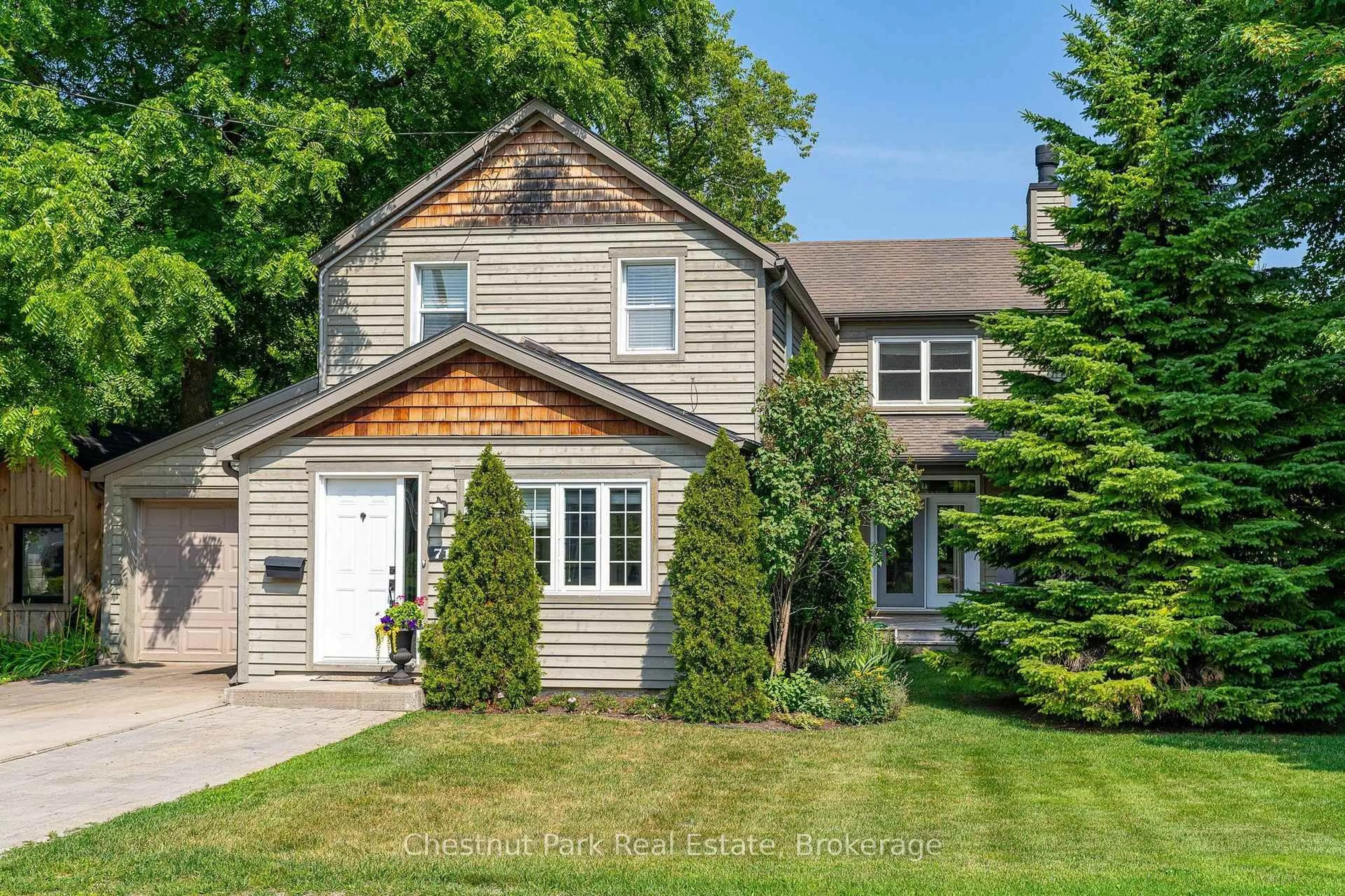 Home with vinyl exterior material, street for 71 Hickory St, Collingwood Ontario L9Y 3E7