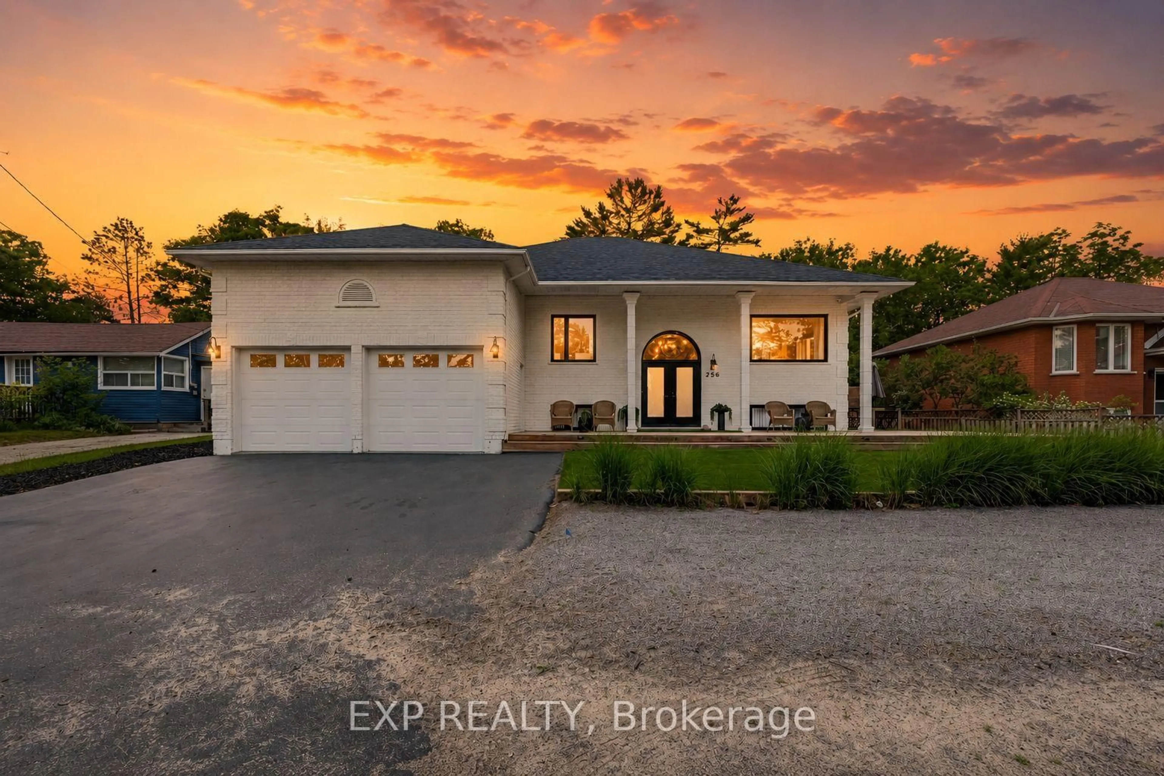 A pic from outside/outdoor area/front of a property/back of a property/a pic from drone, street for 256 Old Mosley St, Wasaga Beach Ontario L9Z 2J2