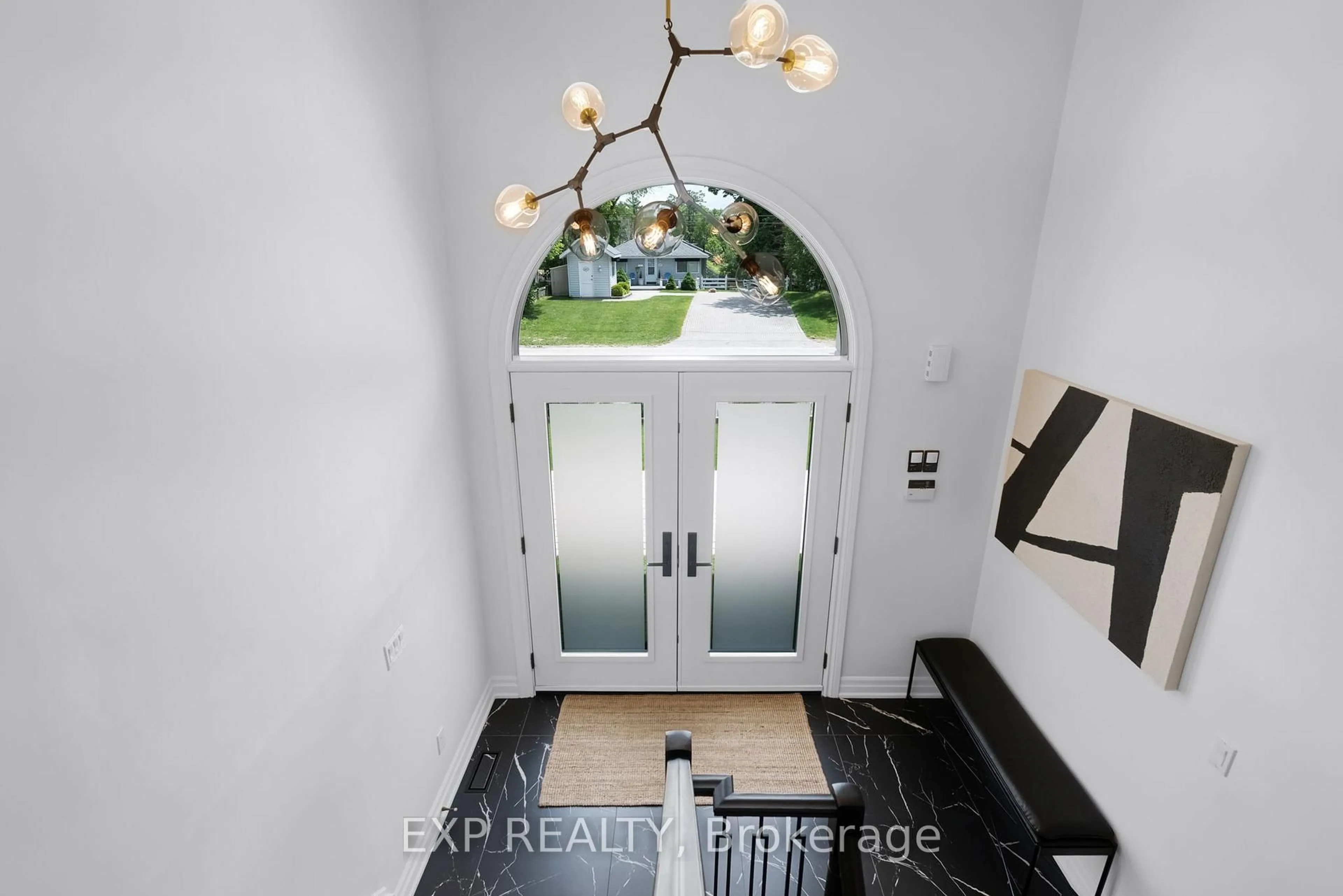 Indoor entryway for 256 Old Mosley St, Wasaga Beach Ontario L9Z 2J2