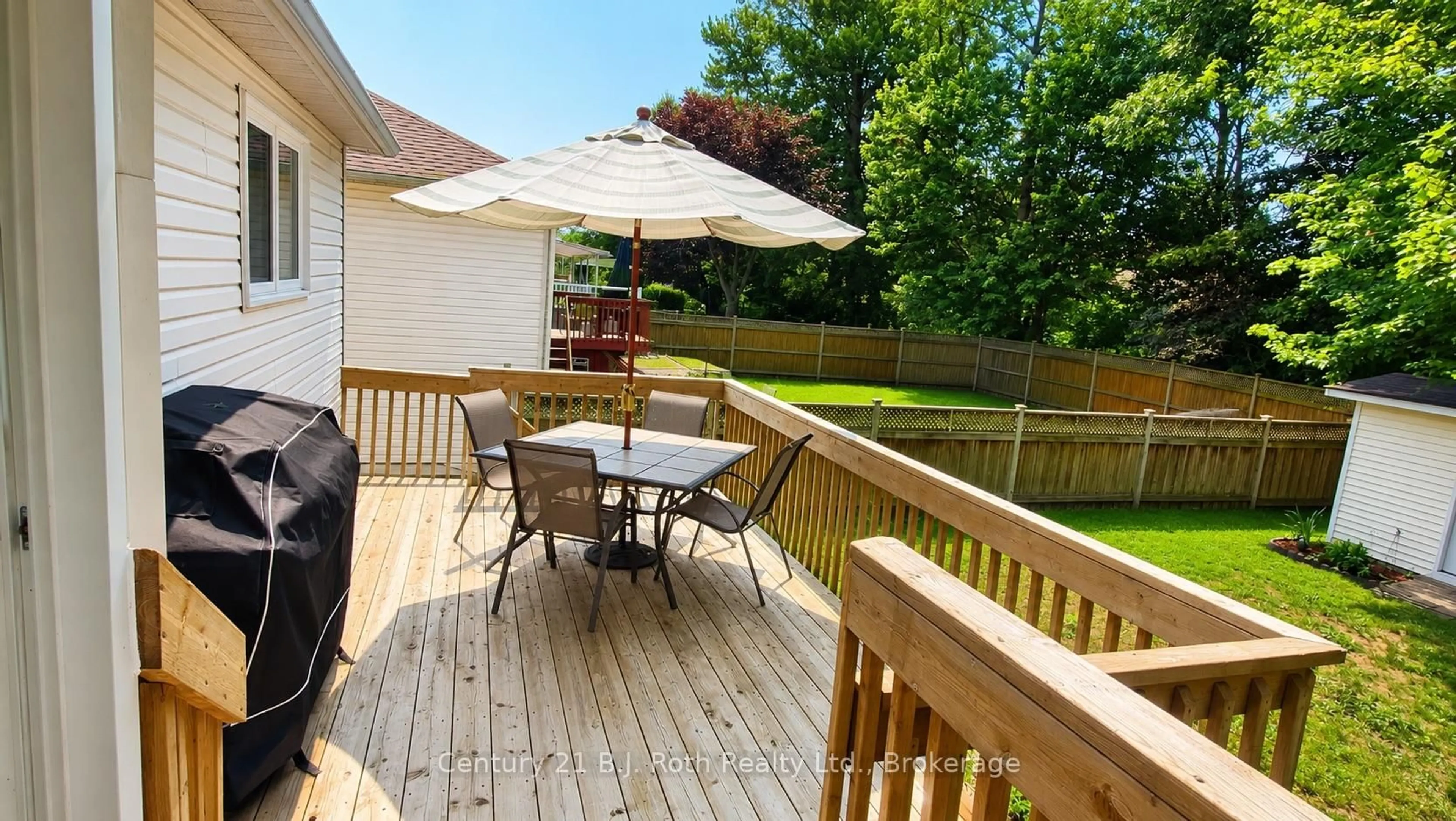 Patio, unknown for 116 Dyer Dr, Wasaga Beach Ontario L9Z 1E5